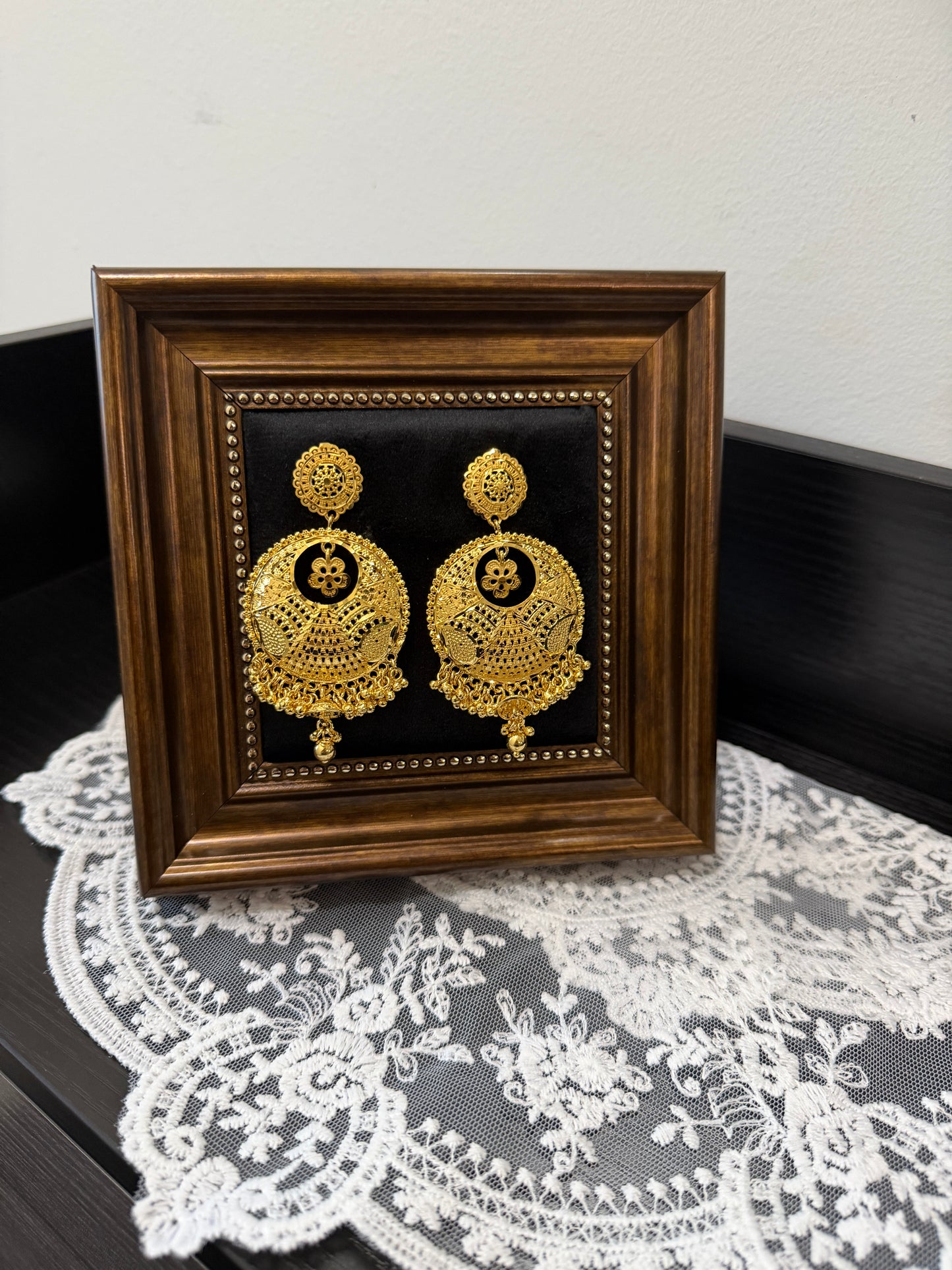 Sukhmani Gold Forming Earrings