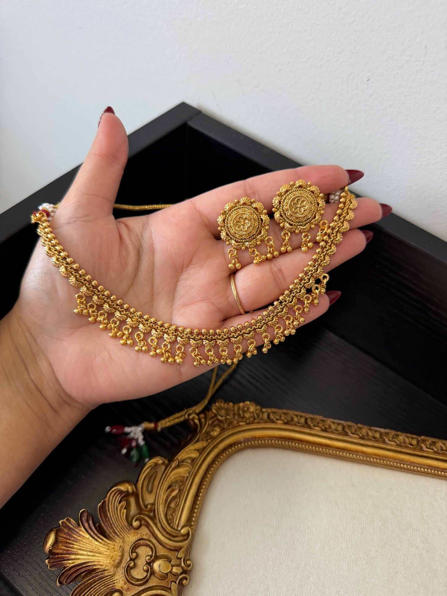 Manat Antique Plated Set