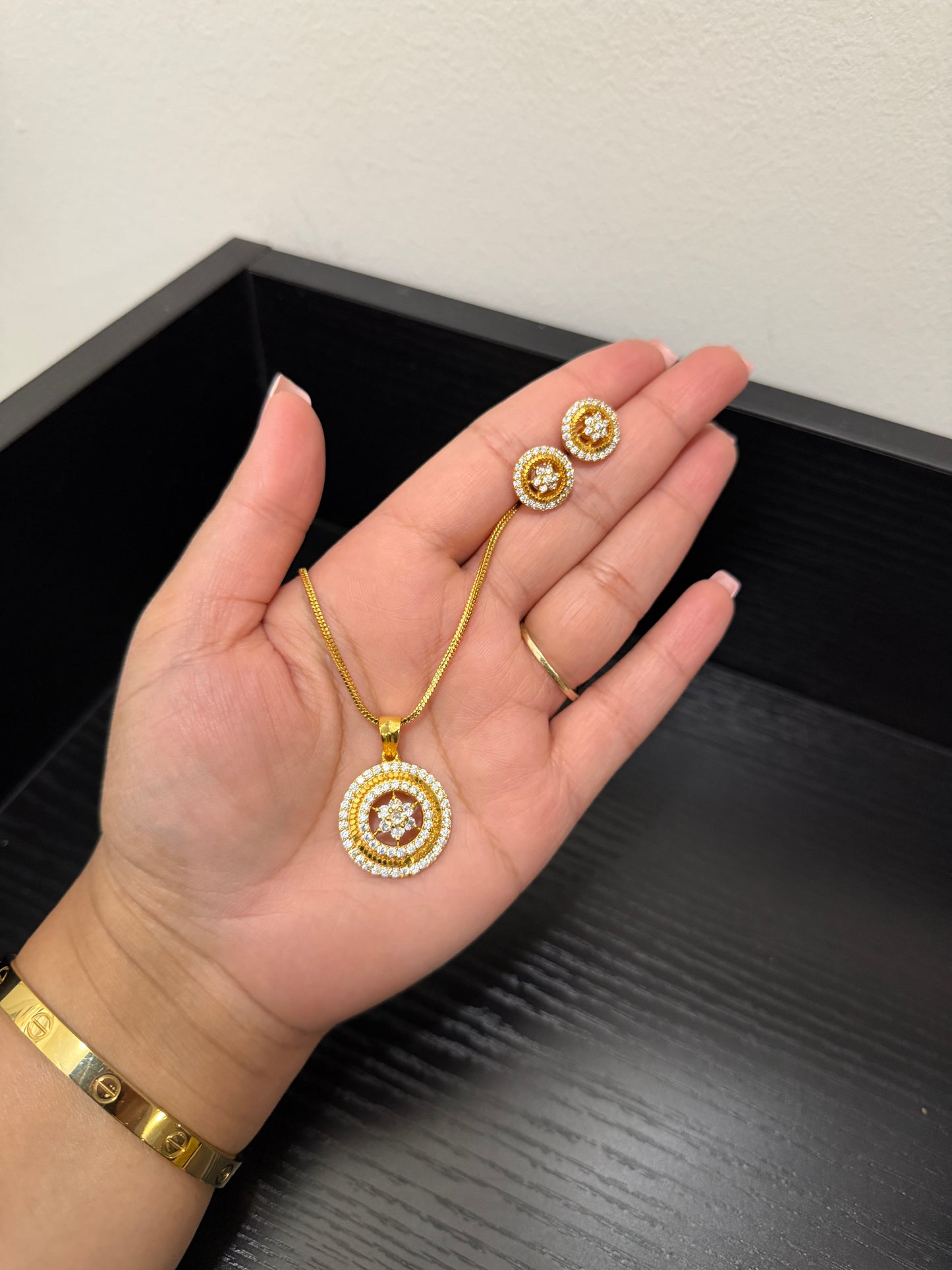 Gurlin Gold Plated Pendant Set