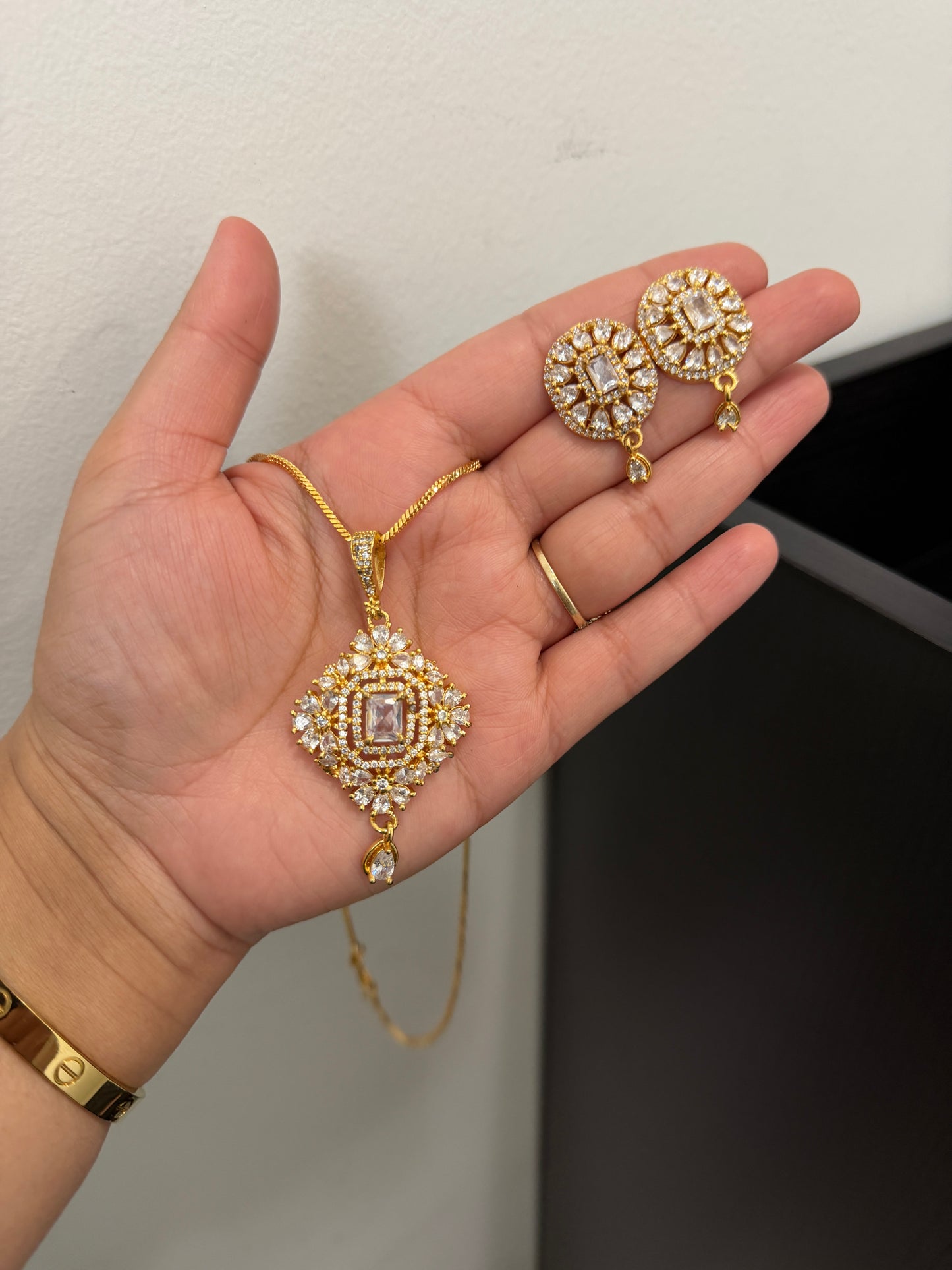 Fara Gold Plated Pendant Set