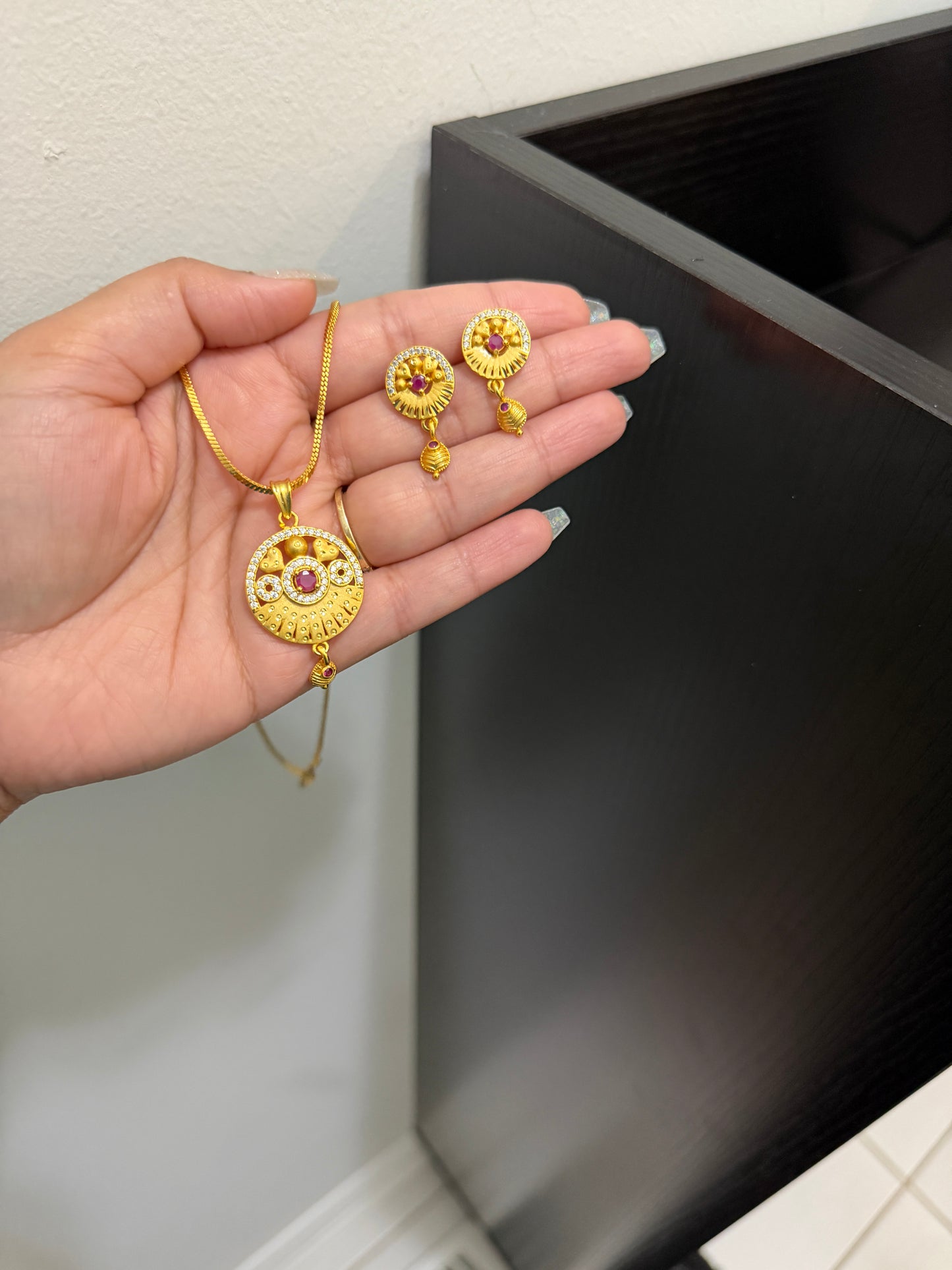 Aamna Gold Plated Pendant Set