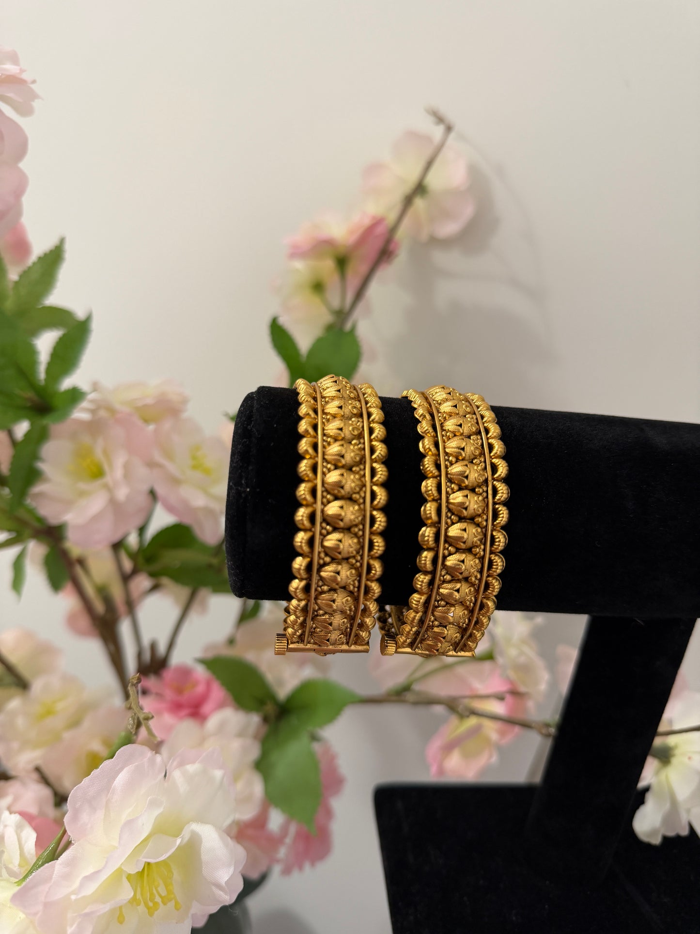 Tegh Micro Gold Plated Screw-On Kangan