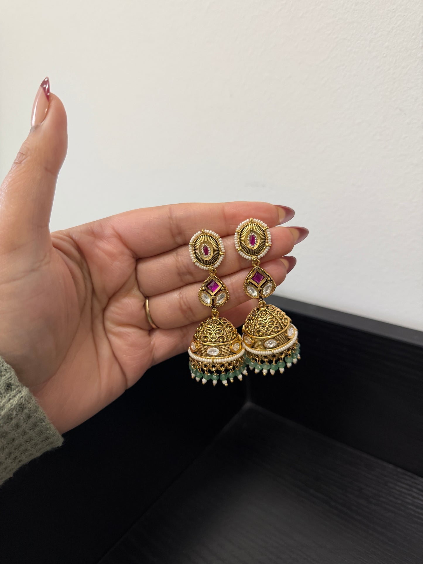 Eknoor Kundan Jhumki