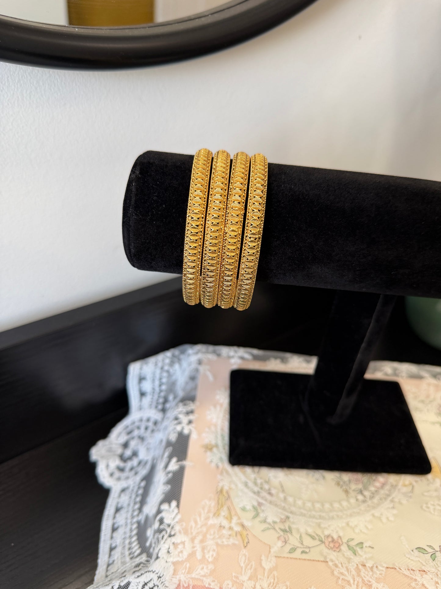 Tanu Gold Look Bangles