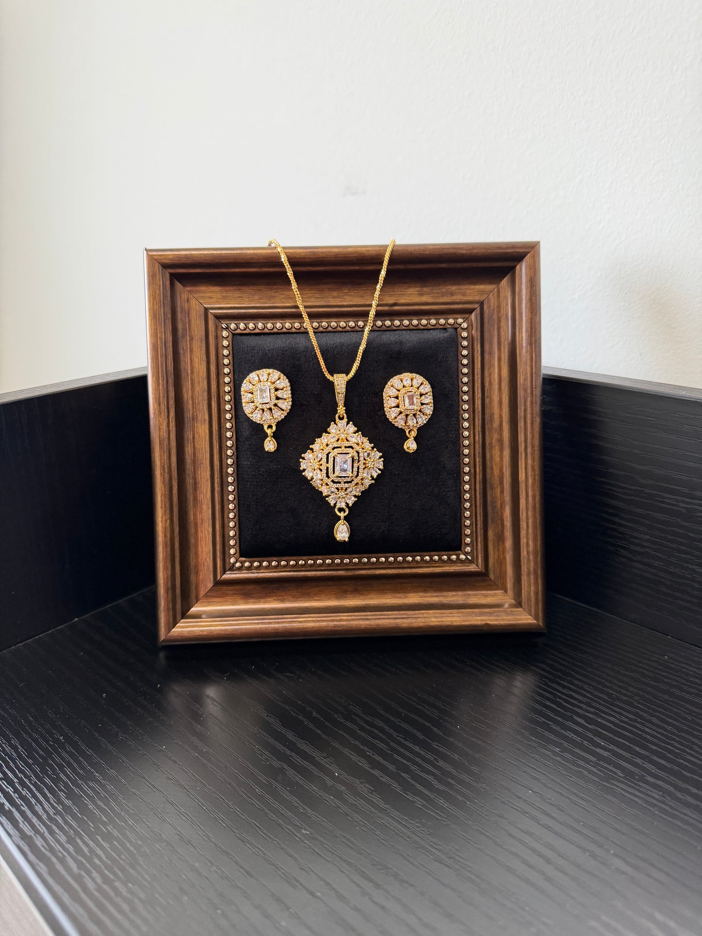 Fara Gold Plated Pendant Set