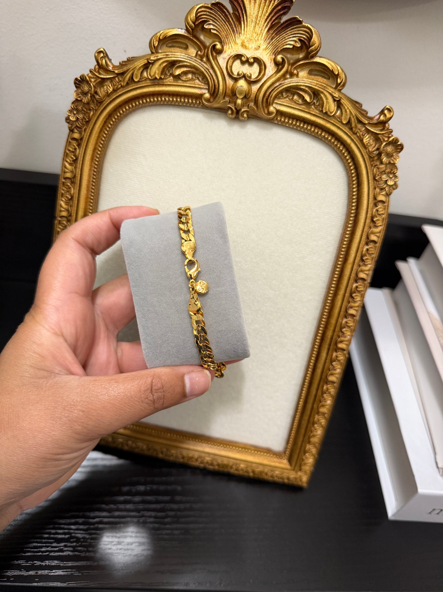 Zoravar Real Look Men Bracelet