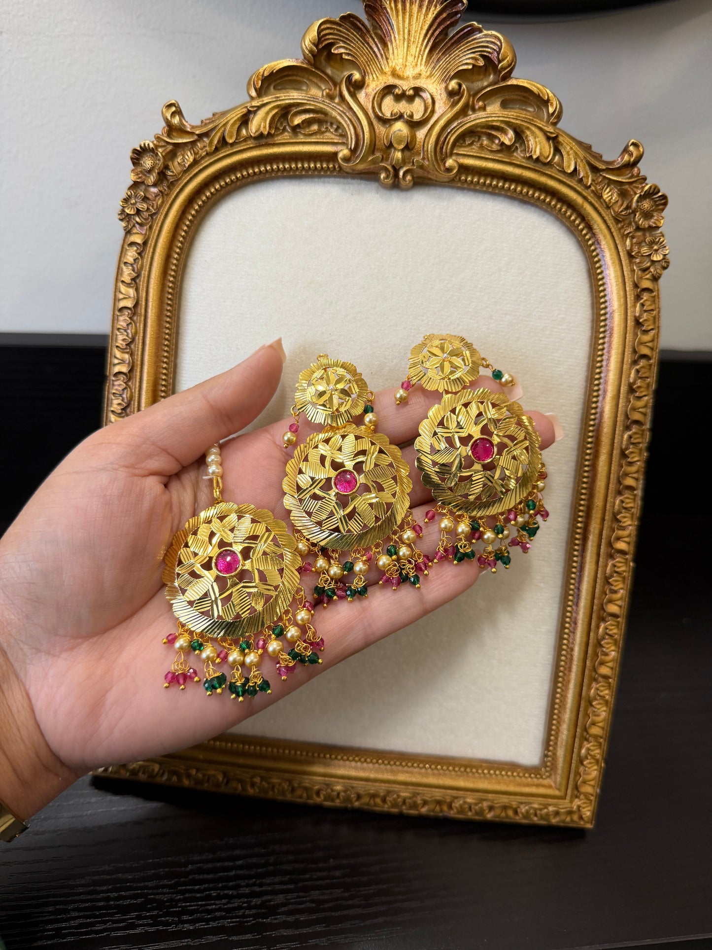 Manreet Traditional Earrings Tikka Set (Multi)
