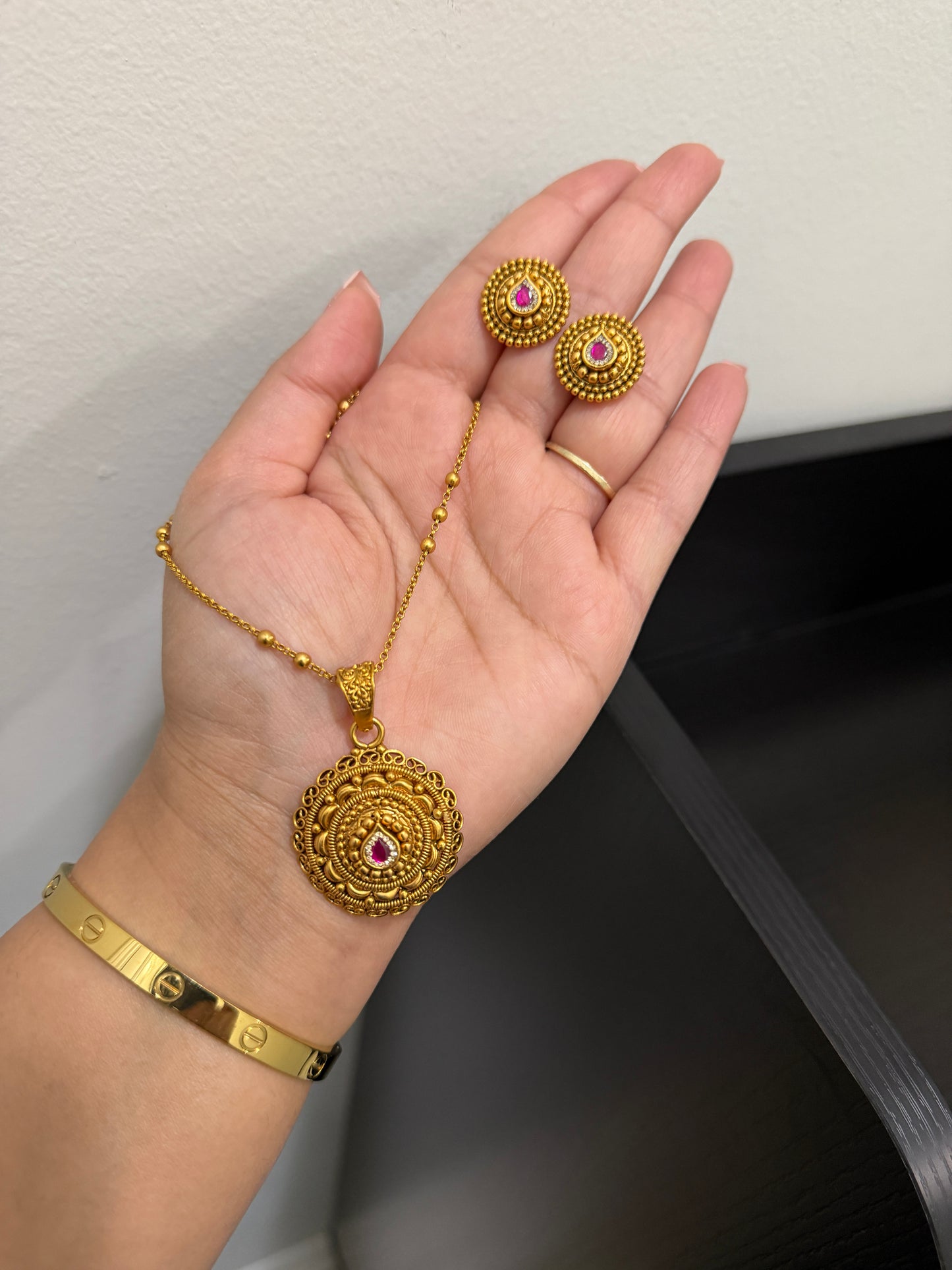 Dimple Micro Gold Plated Pendant Set