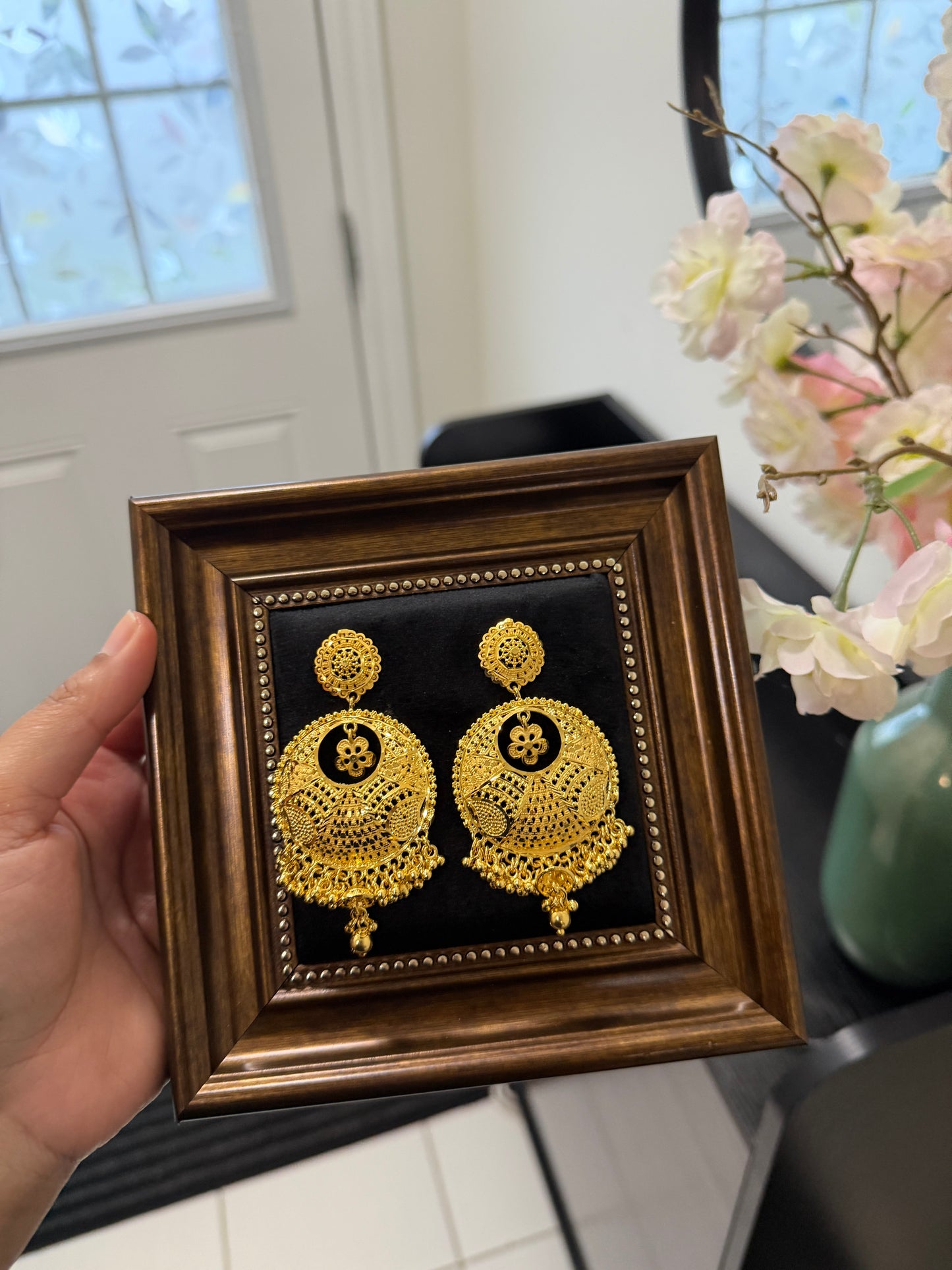 Sukhmani Gold Forming Earrings