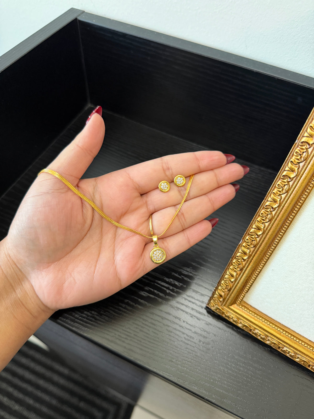Kirat Gold Plated Pendant Set (Circle)