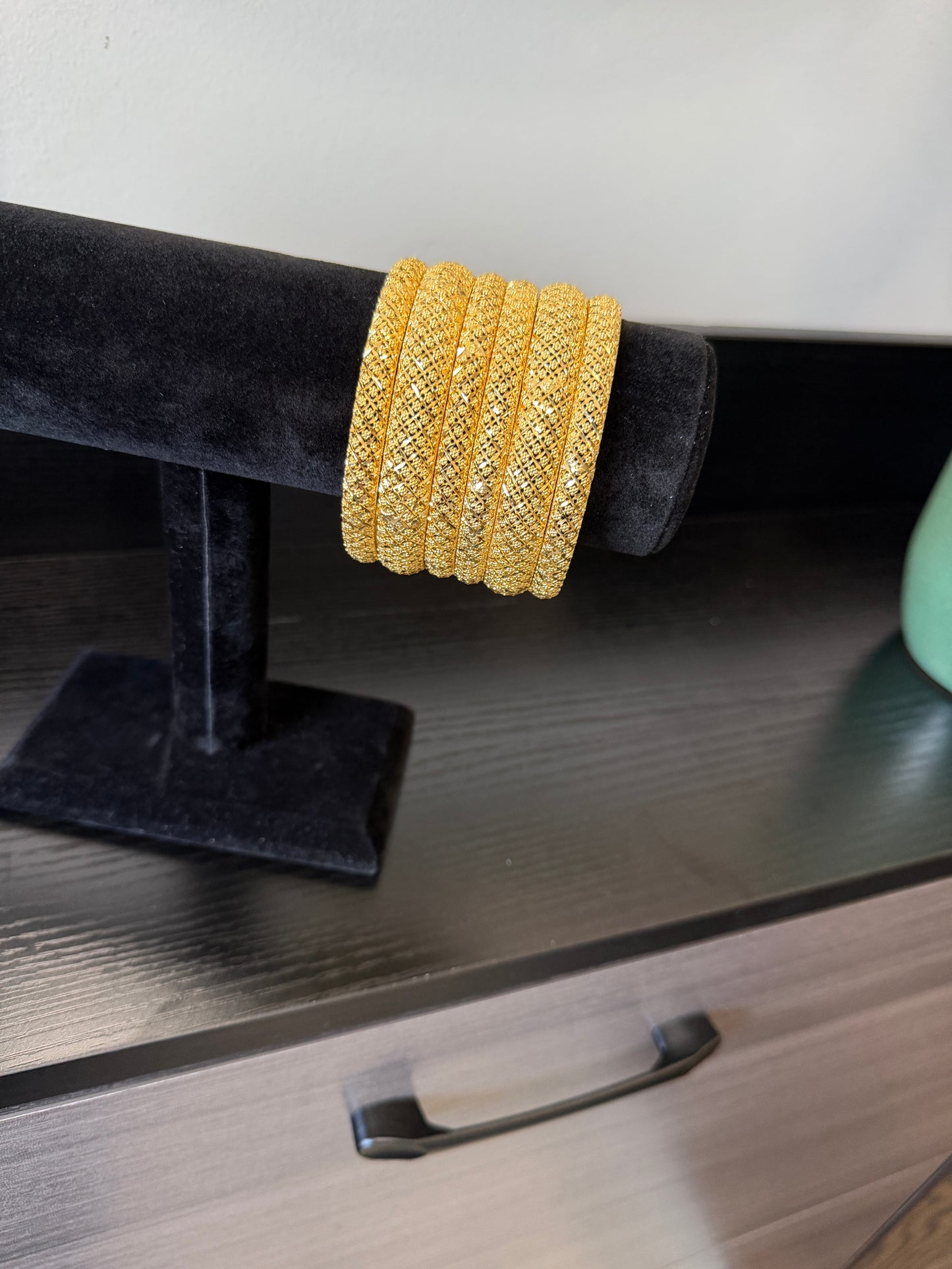 Taranreet Gold Forming Bangles (Set of 6)