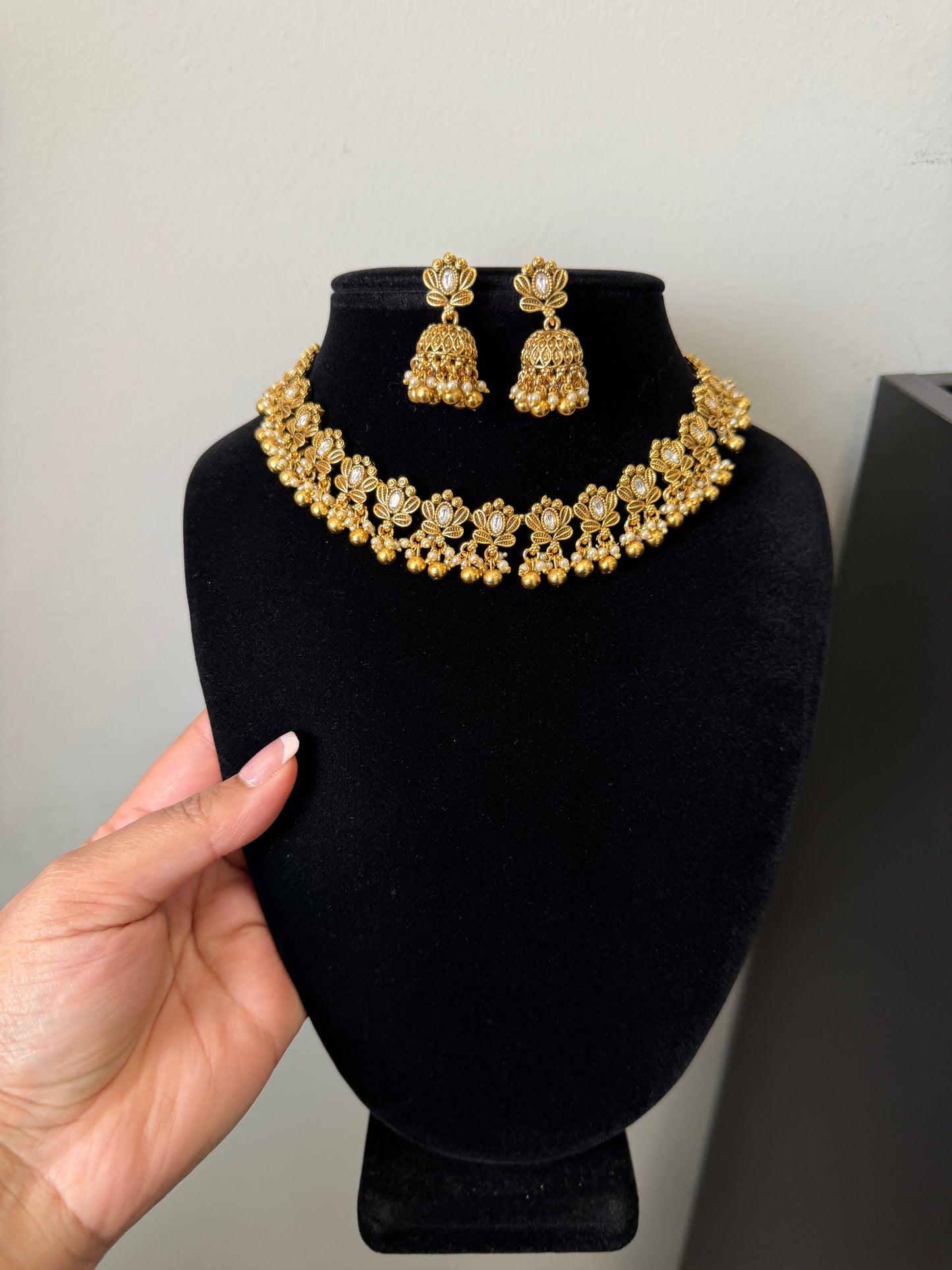Taman Kundan Necklace Set
