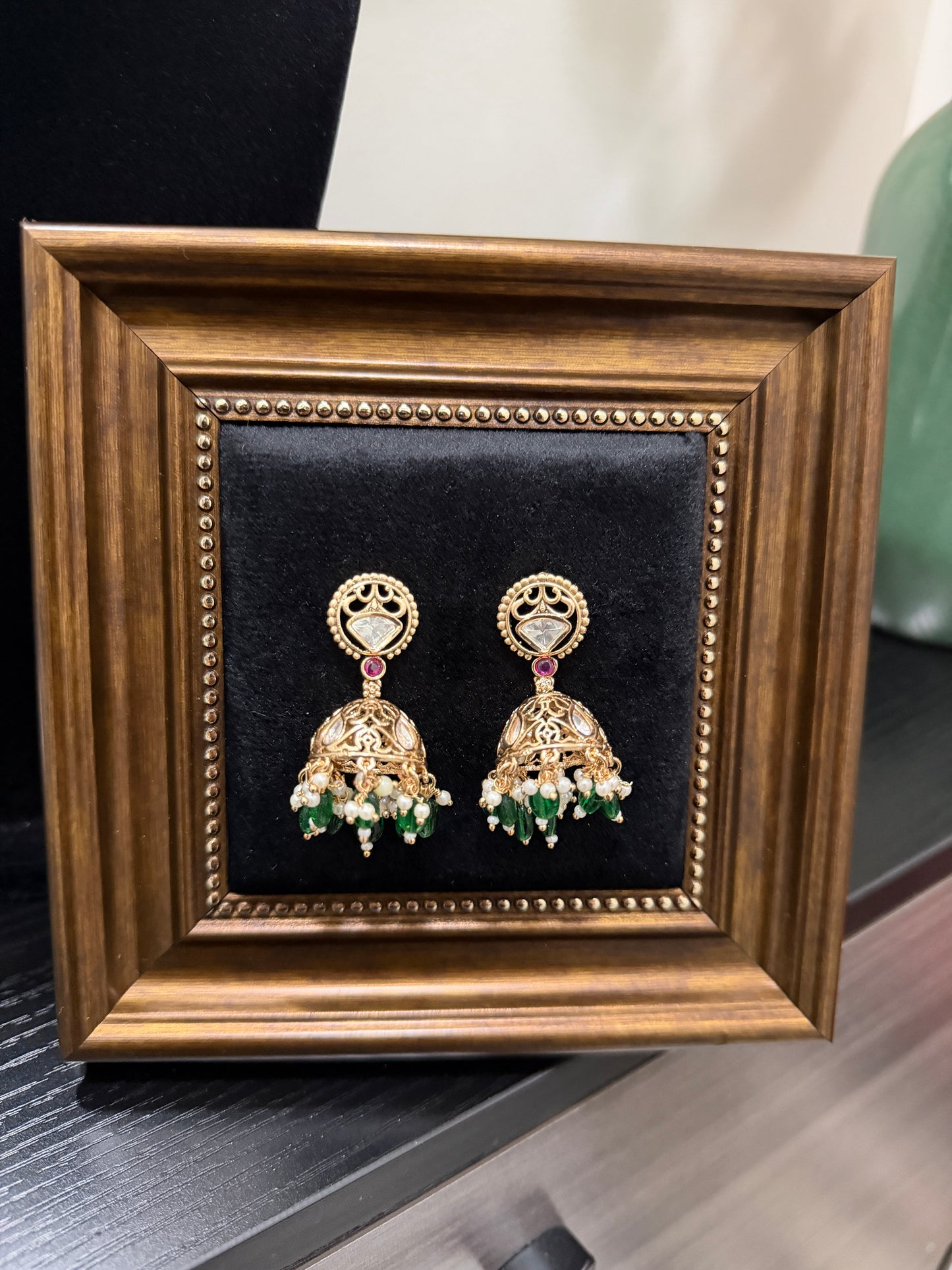 Harnoor Tyaani Kundan Set