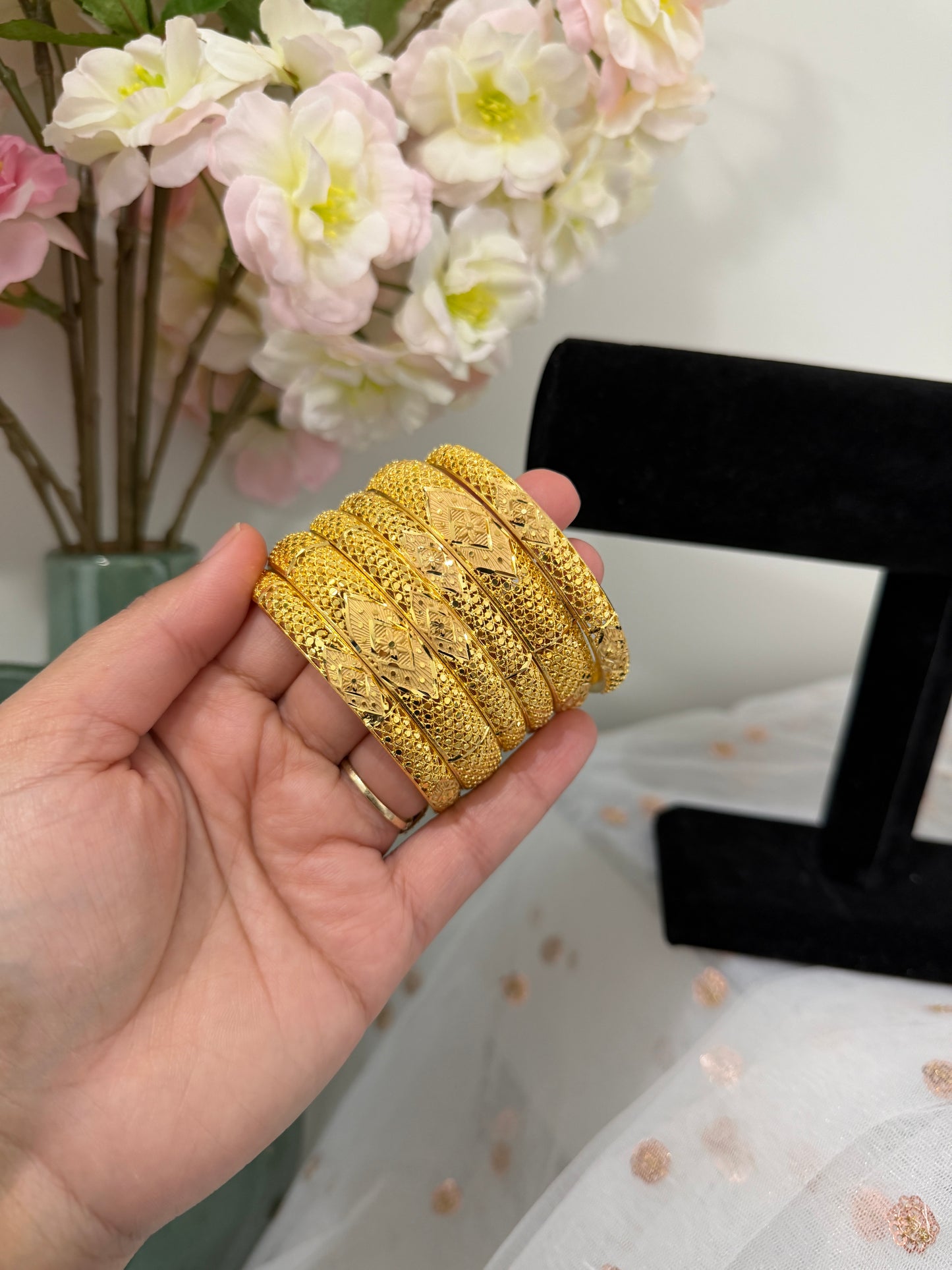 Jotpreet Gold Forming Bangles (Set of 6)