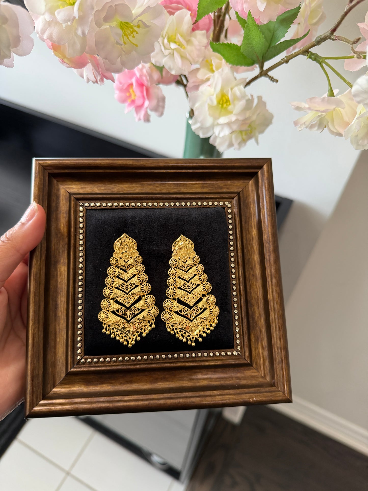 Manprit Gold Forming Earrings
