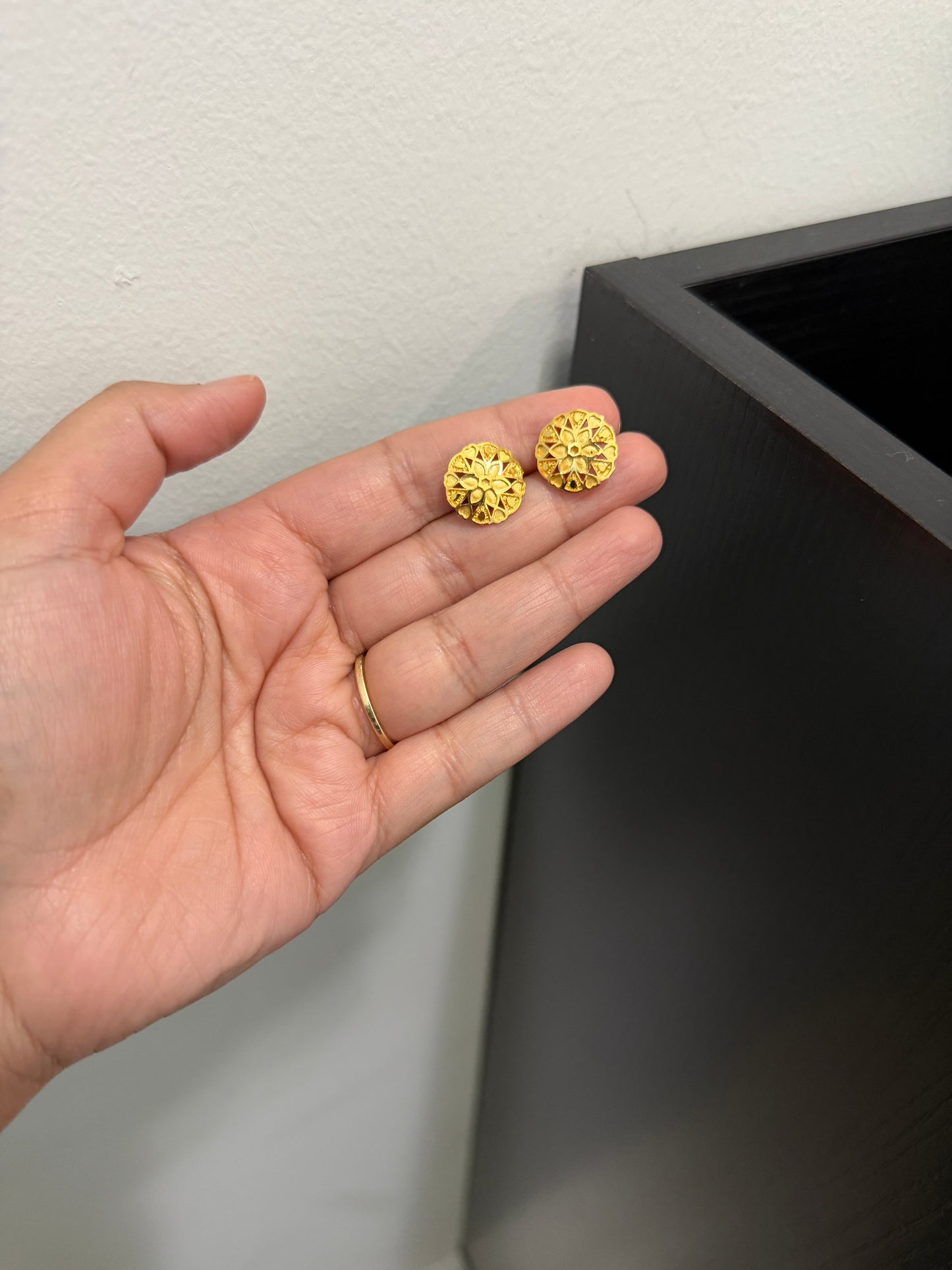 Diljot Gold Look Studs
