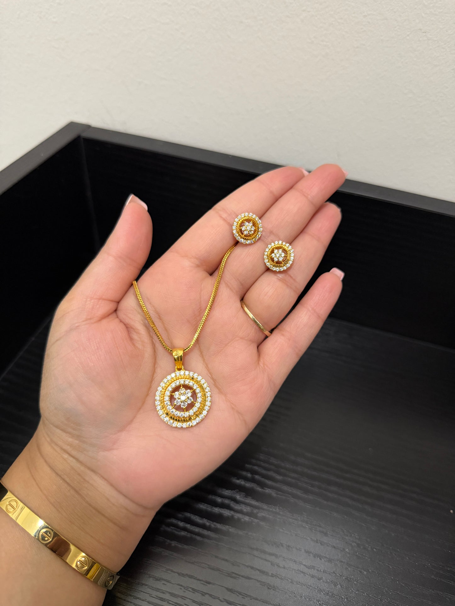 Gurlin Gold Plated Pendant Set