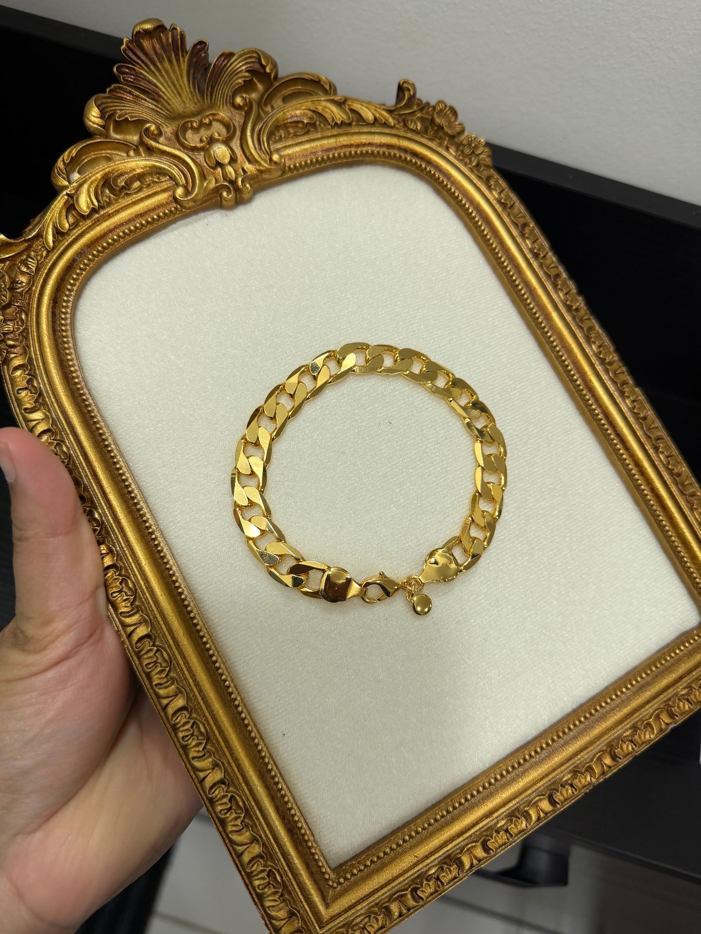 Viraaj Real Look Men Bracelet