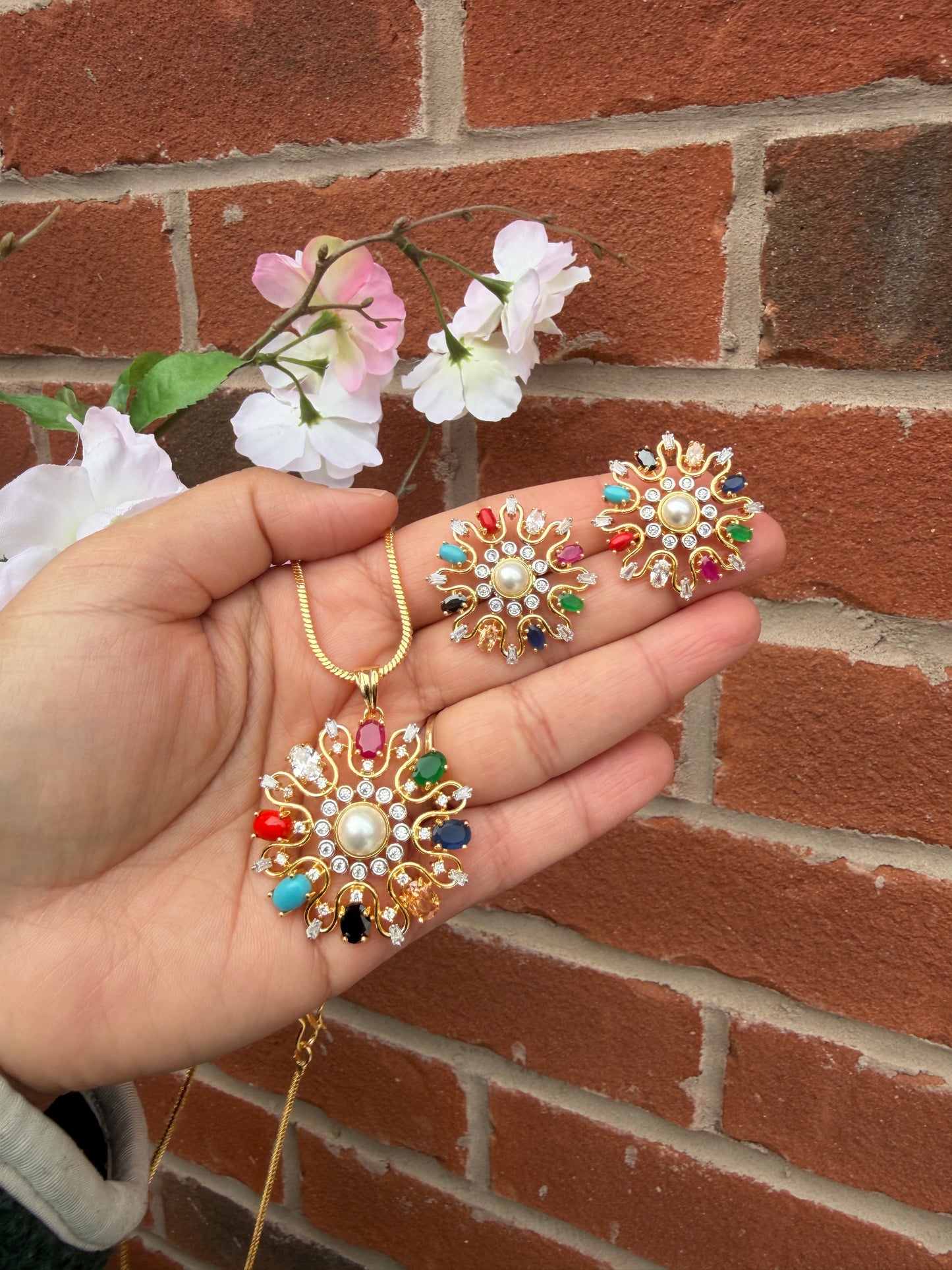 Nav Gold Plated Pendant Set