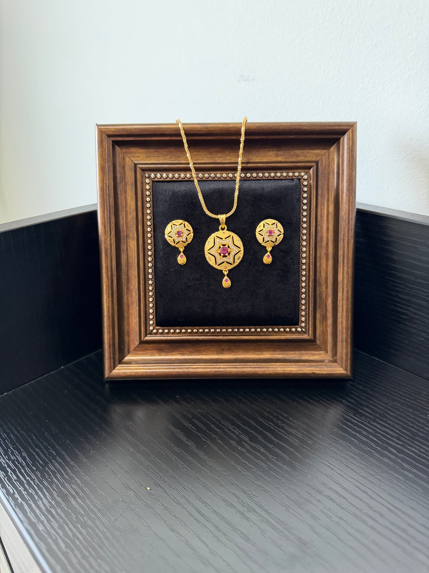 Kulsum Gold Plated Pendant Set
