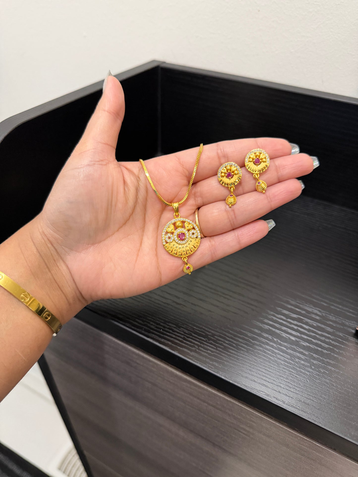 Aamna Gold Plated Pendant Set