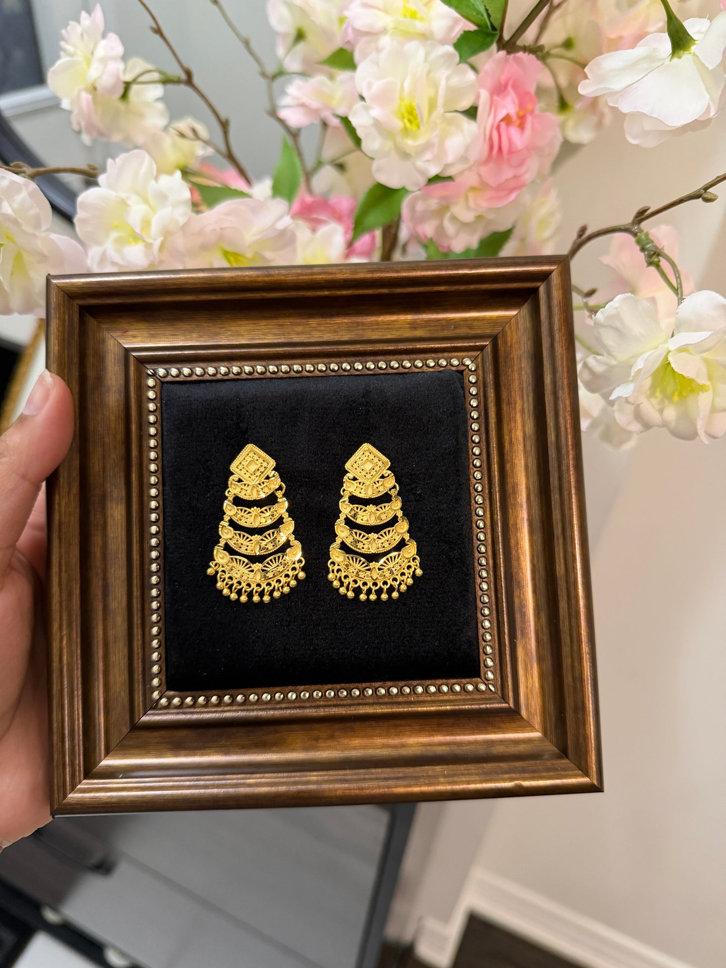 Daljit Gold Forming Earrings