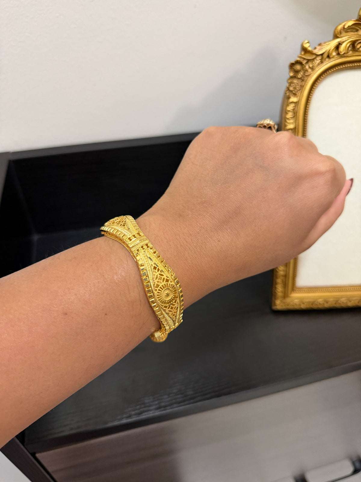 Navneet Gold Forming Bangle (1)