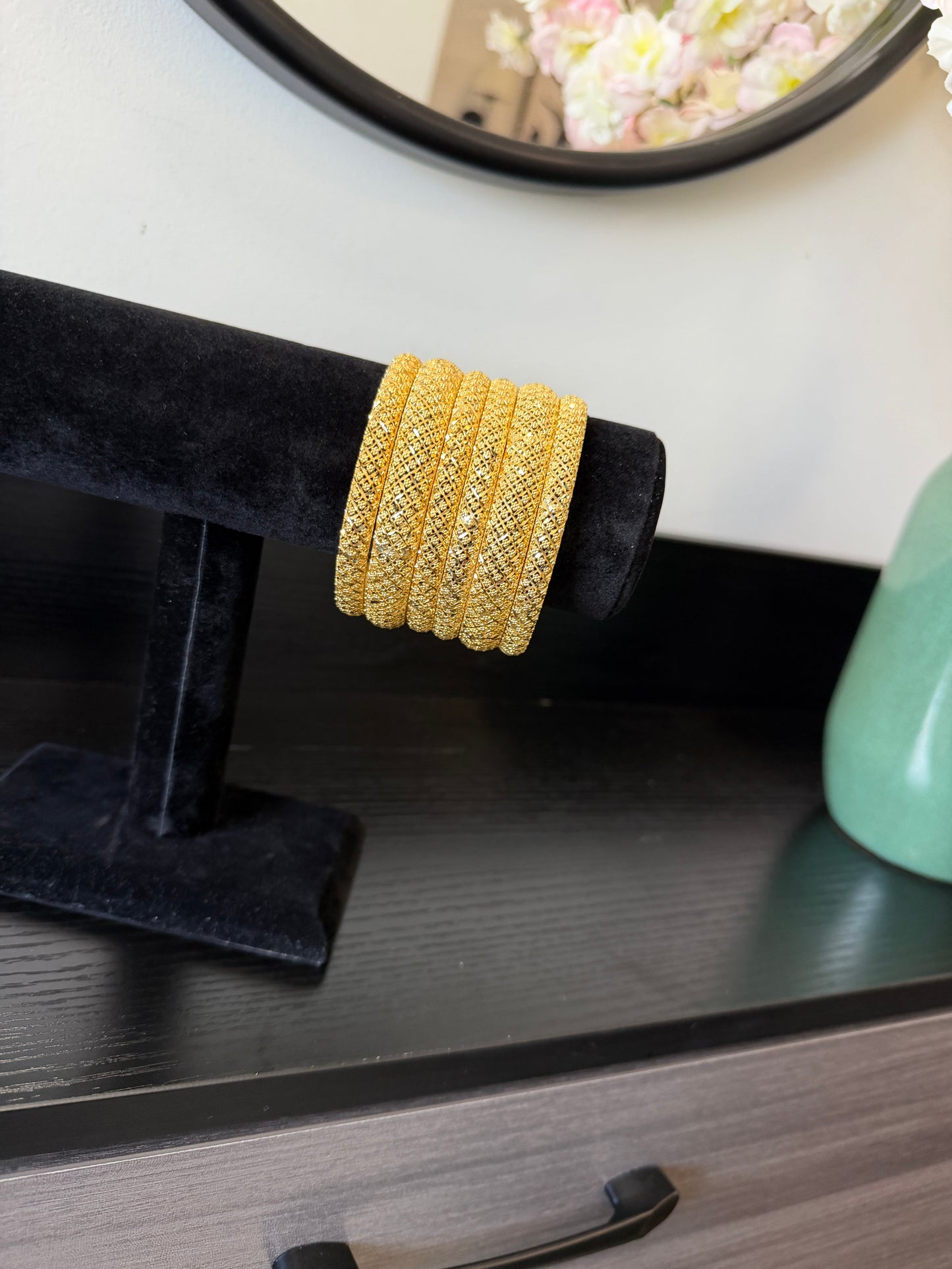 Taranreet Gold Forming Bangles (Set of 6)