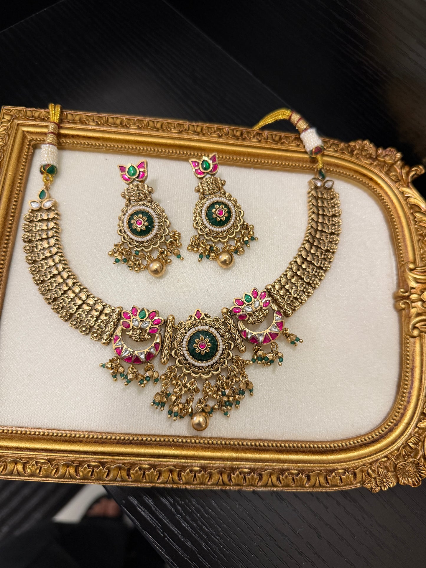 Sifat Thakkar Kundan Set