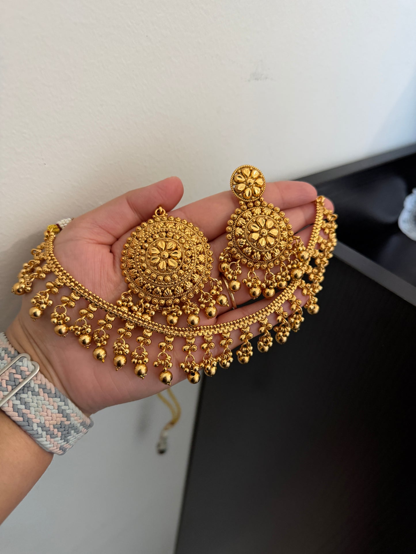 Gurasees Antique Plated Set