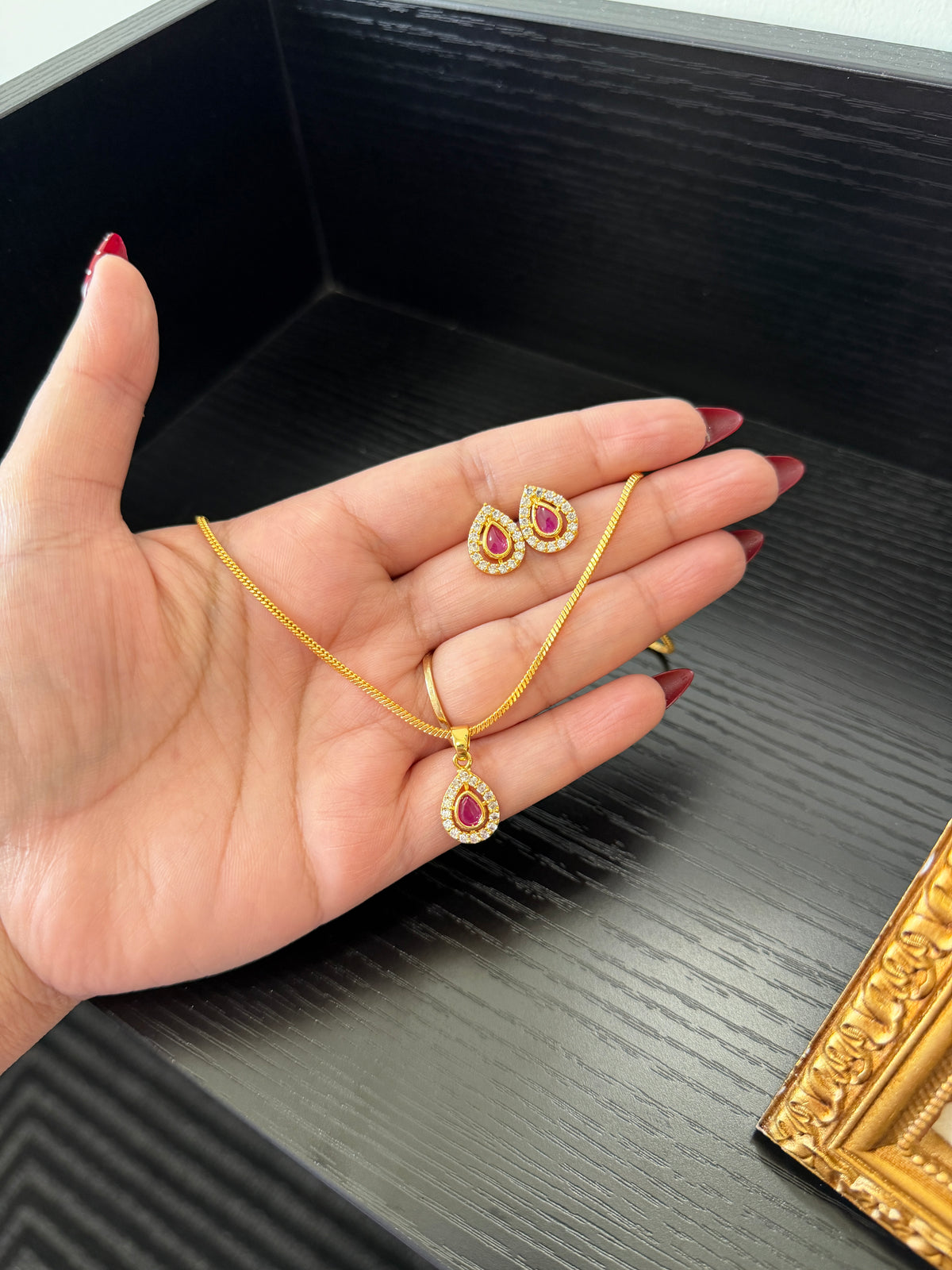 Taran Gold Plated Pendant Set (Tear Drop)