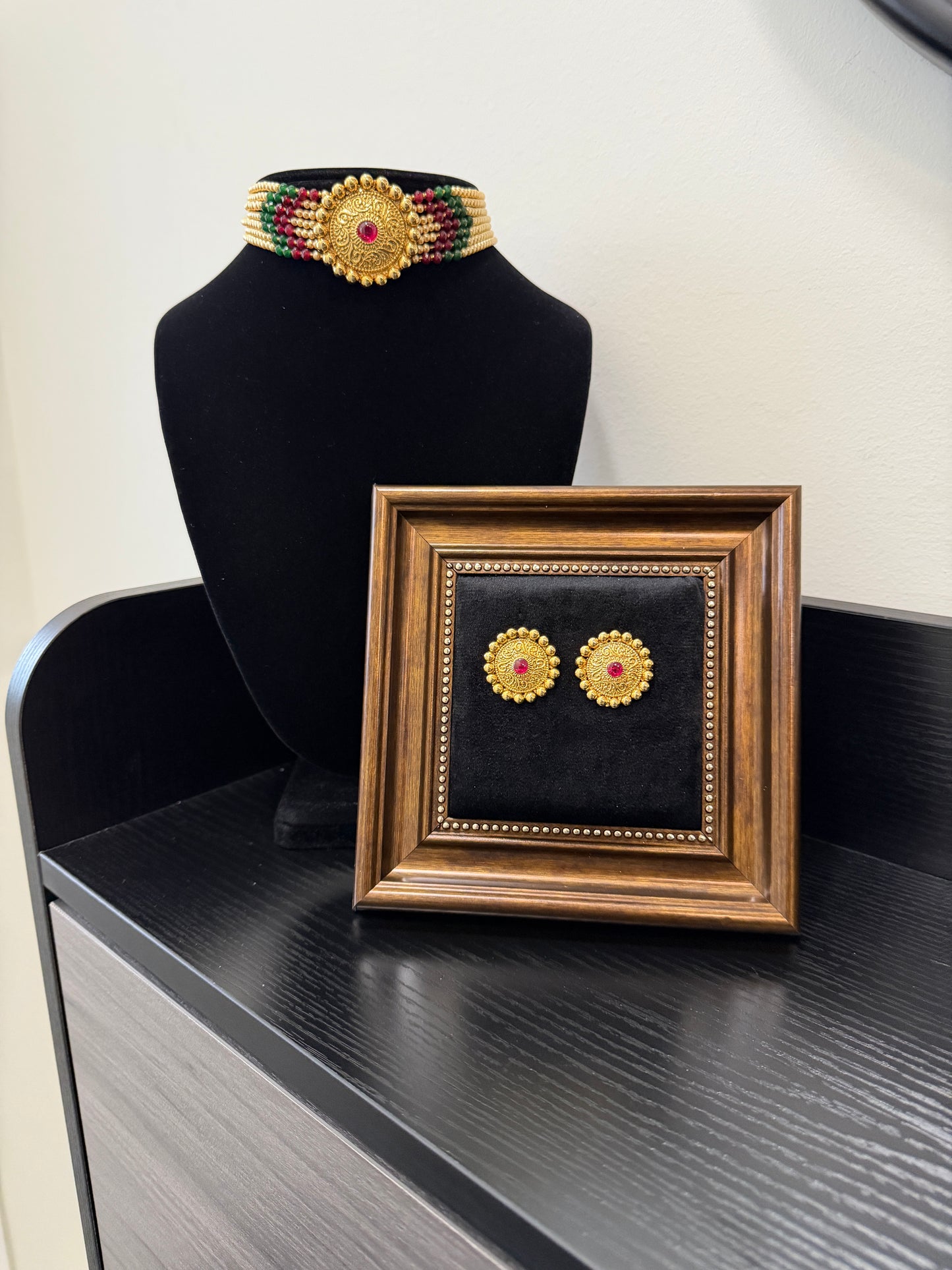 Amni Gold Plated Choker Set (Ruby&Green)