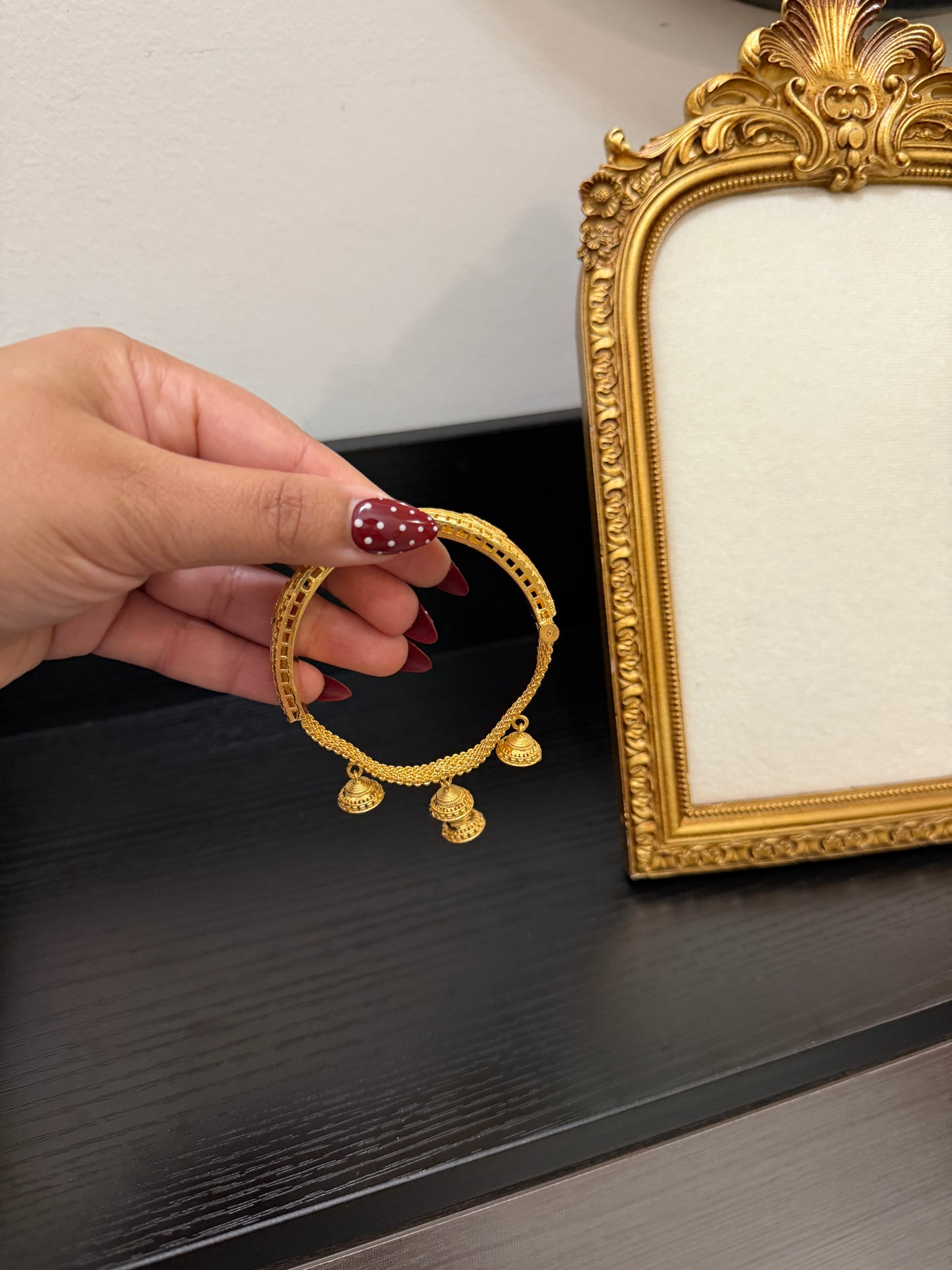 Navneet Gold Forming Bangle (1)