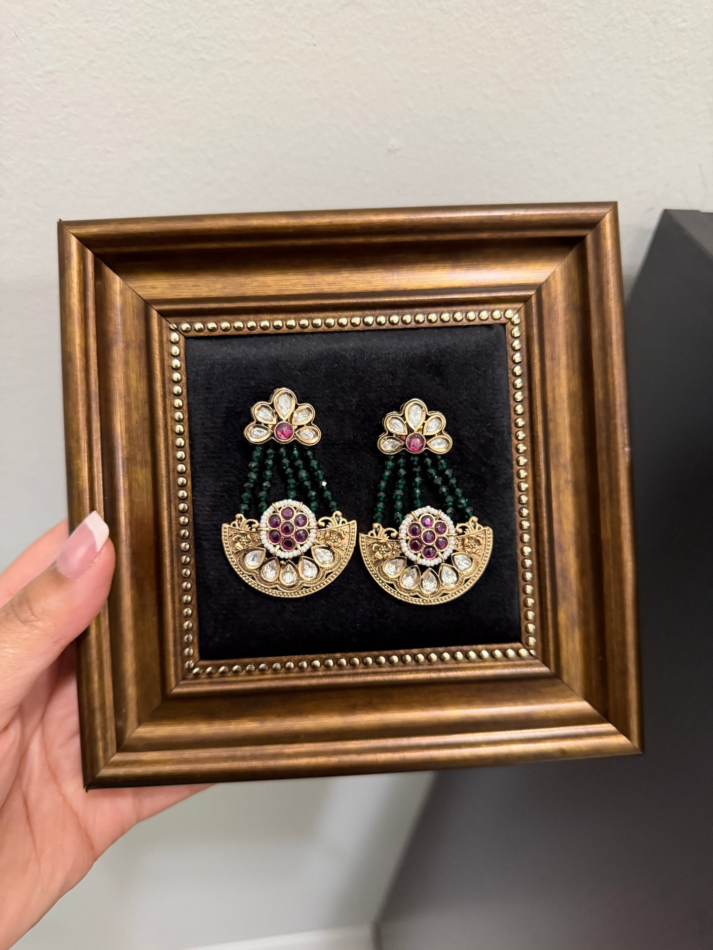 Kiara Tyaani Kundan Set