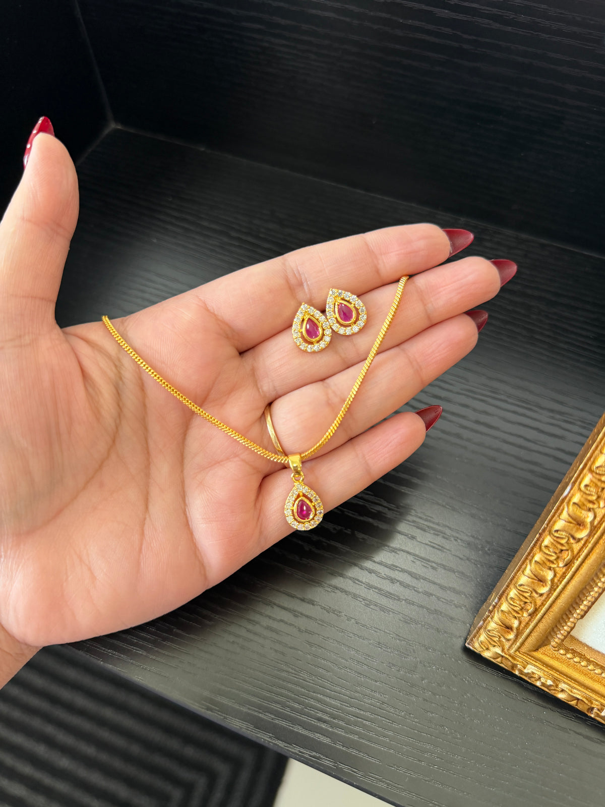 Taran Gold Plated Pendant Set (Tear Drop)