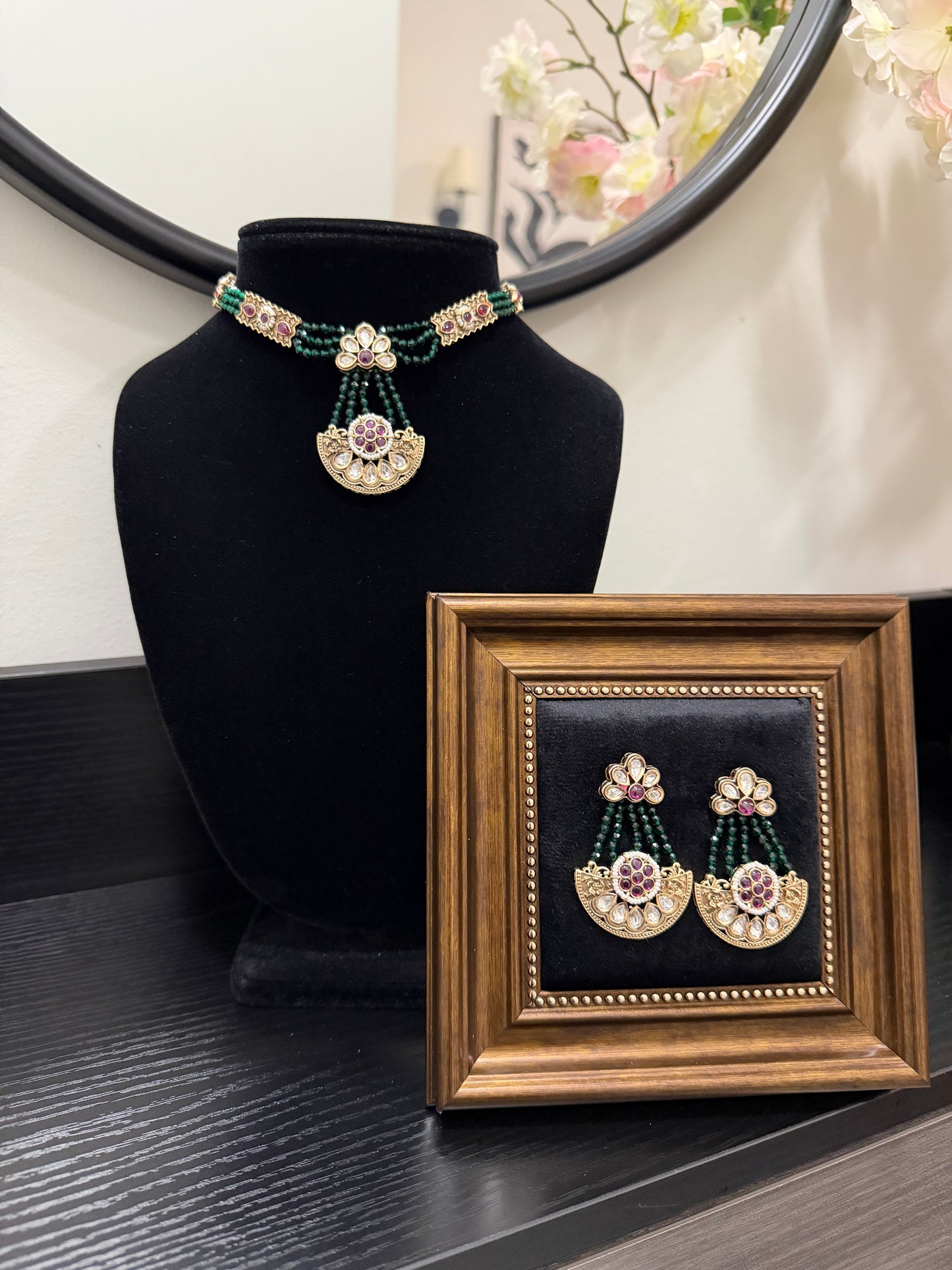 Kiara Tyaani Kundan Set