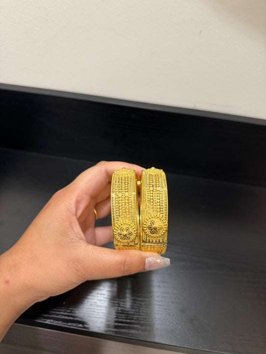 Rasmeet Gold Forming Kangan