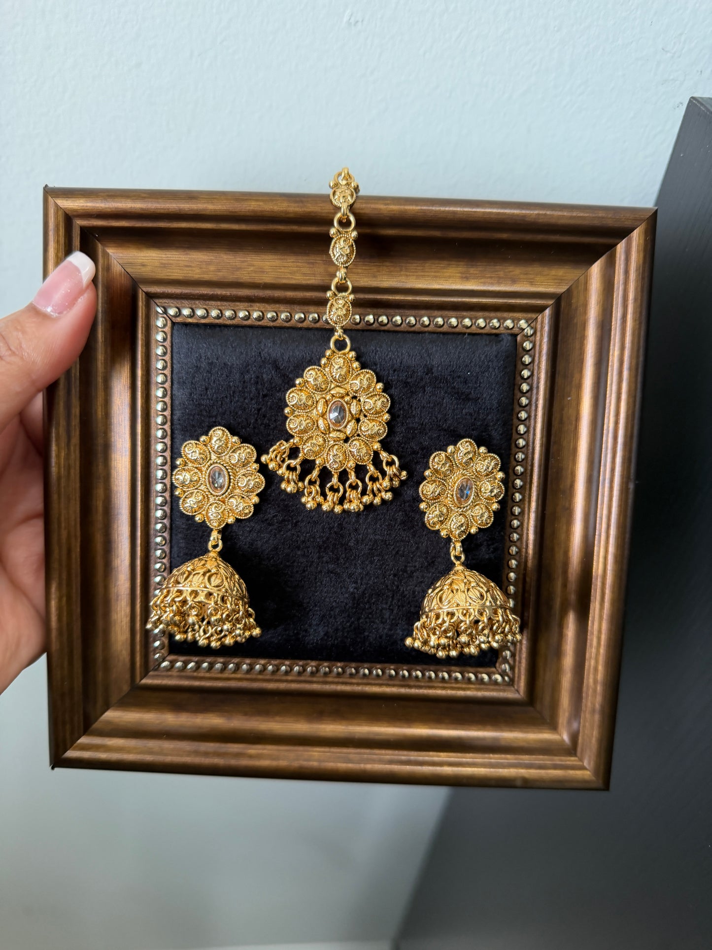 Tanvit Antique Gold Plated Set