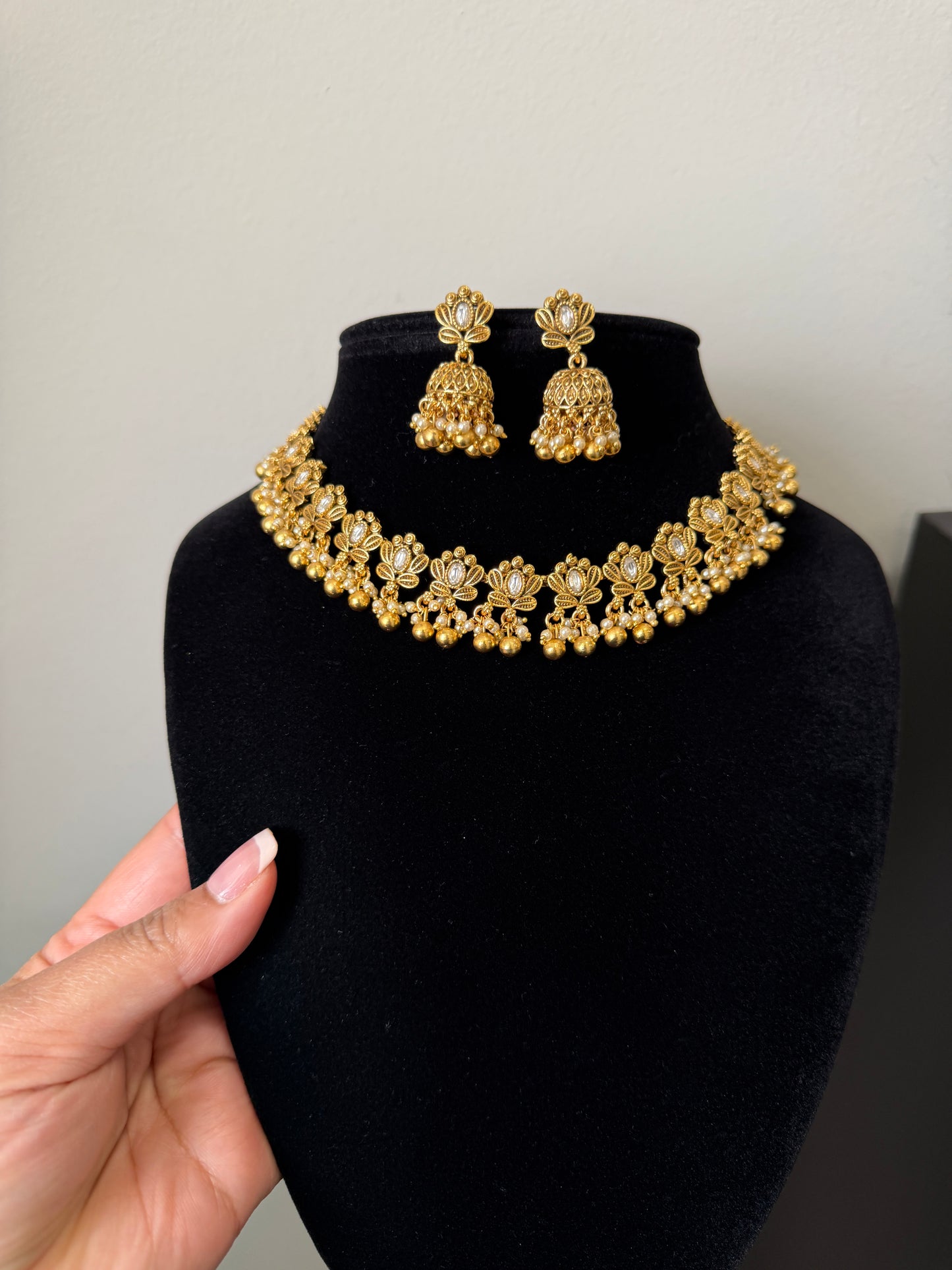 Taman Kundan Necklace Set