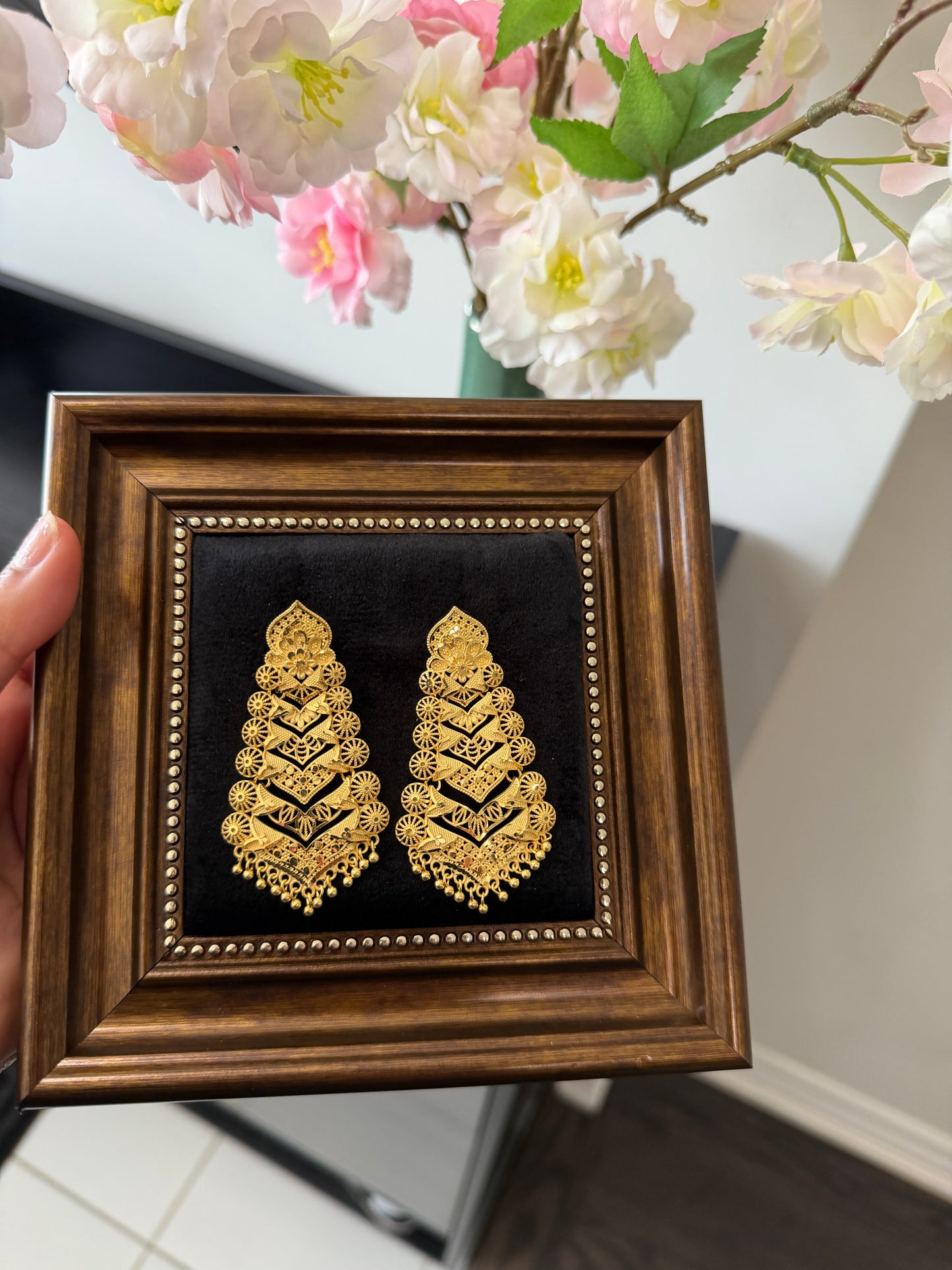 Manprit Gold Forming Earrings