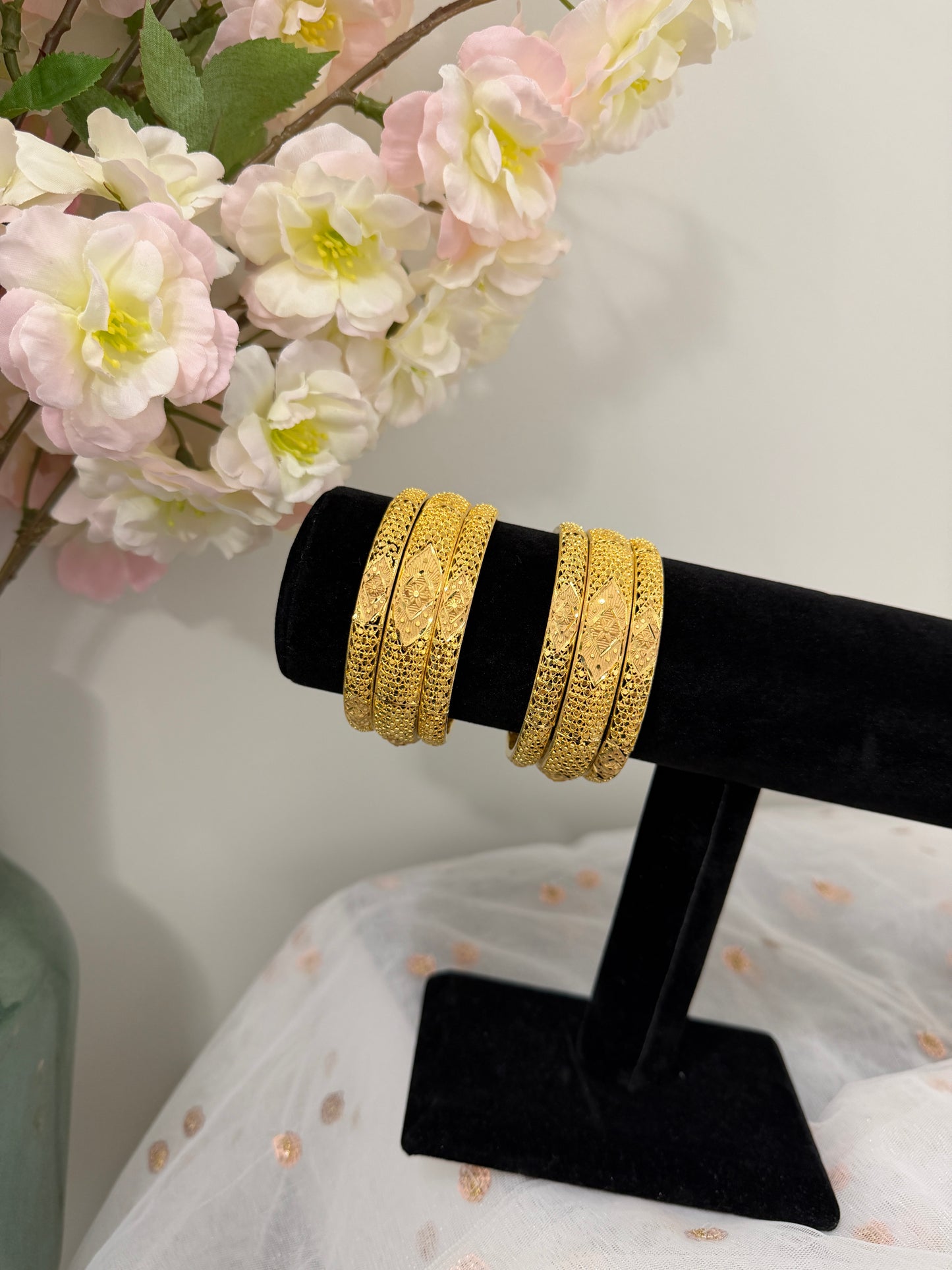 Jotpreet Gold Forming Bangles (Set of 6)