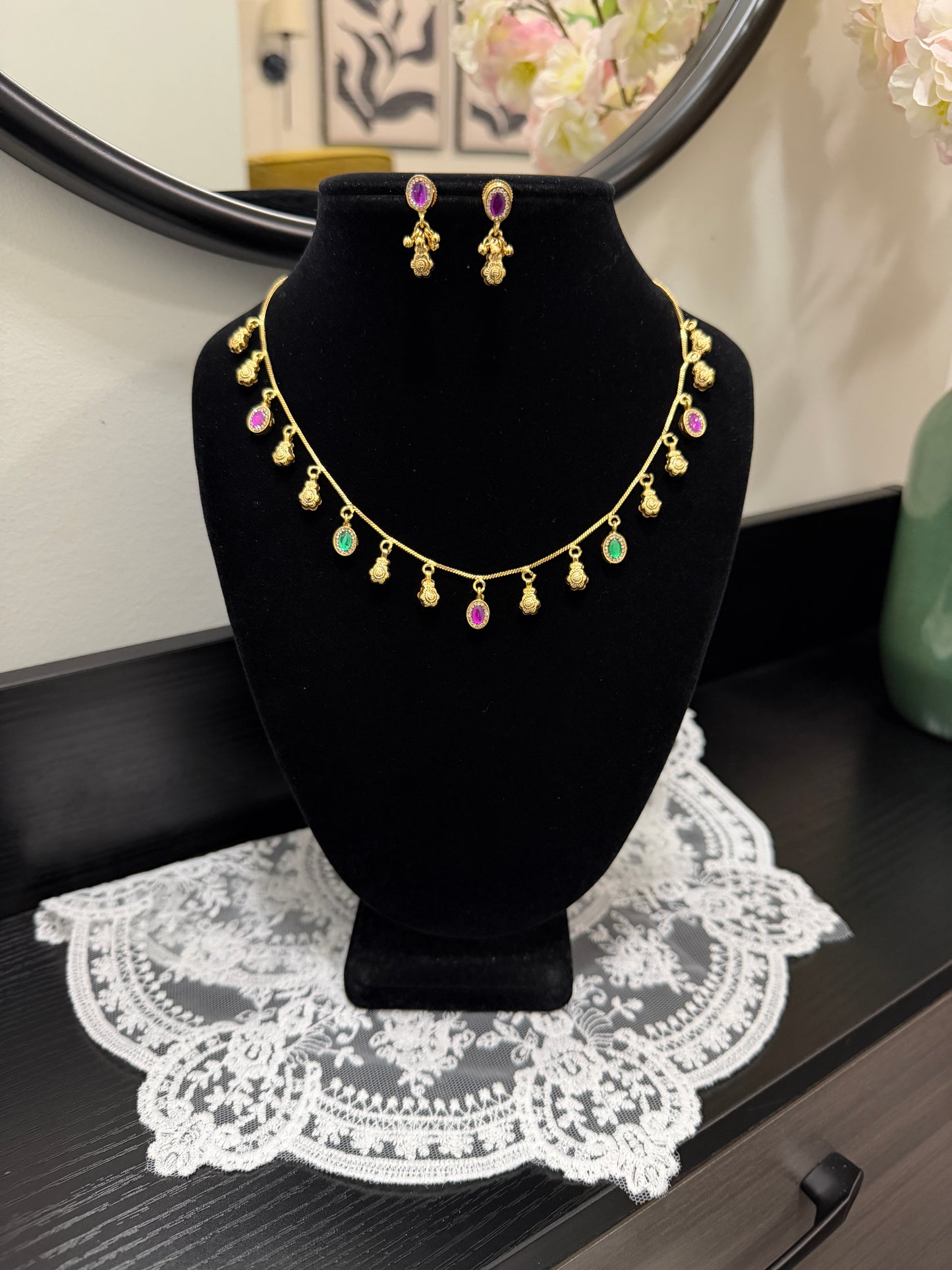 Neet Heritage Chain Set