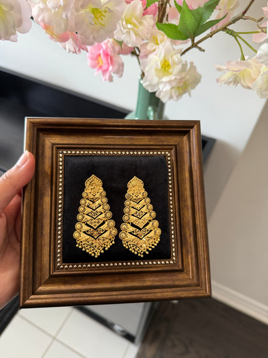 Manprit Gold Forming Earrings