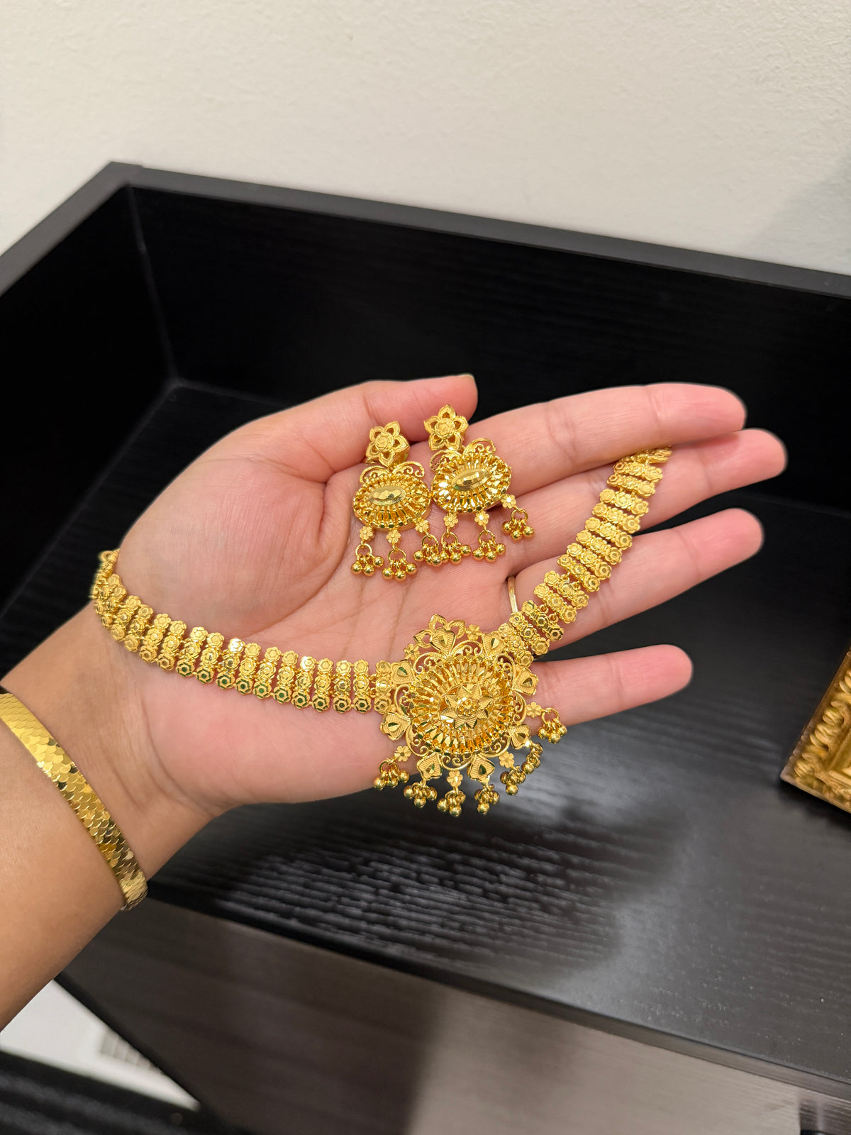 Kainaat Premium Forming Gold Set