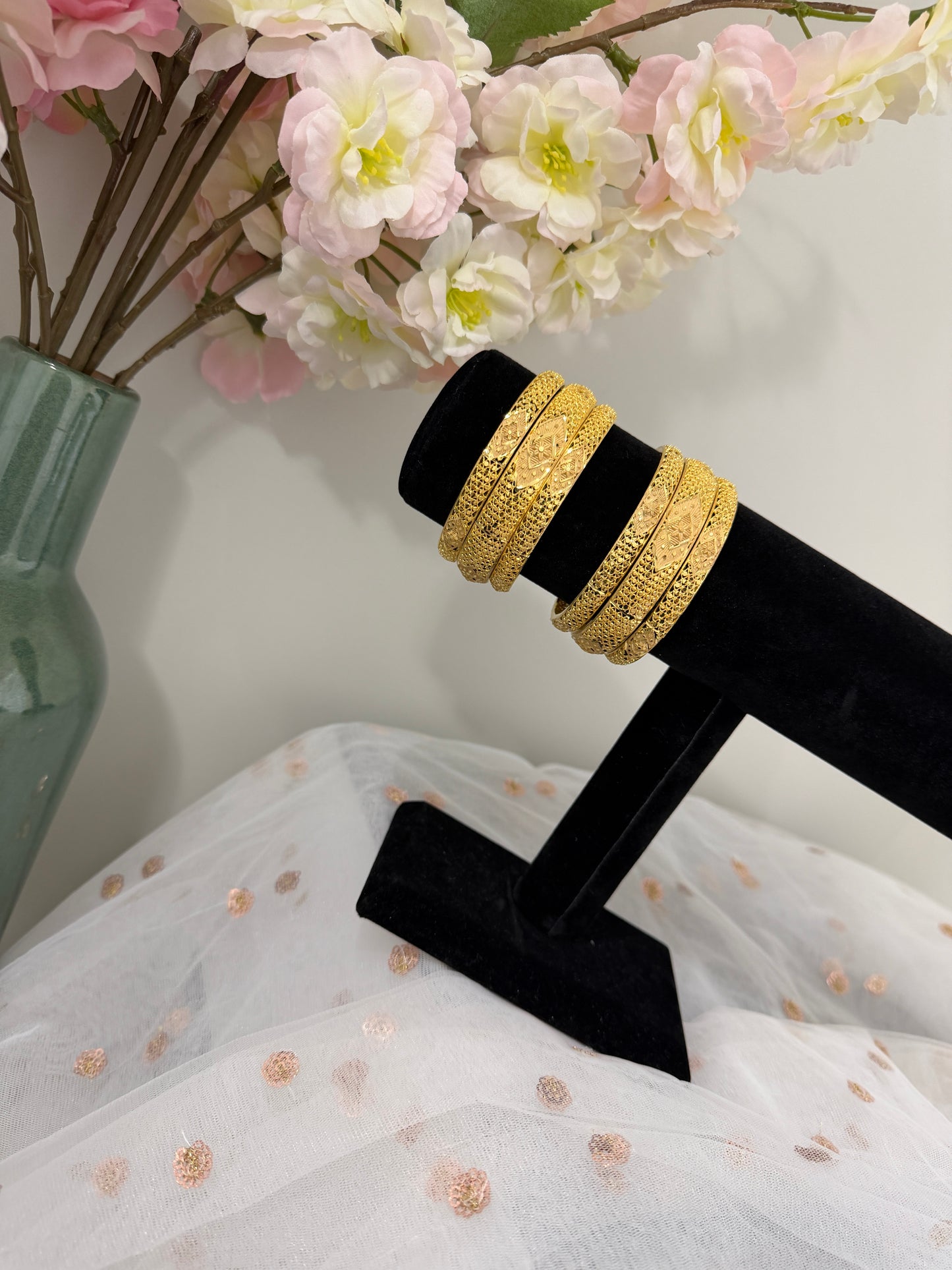Jotpreet Gold Forming Bangles (Set of 6)