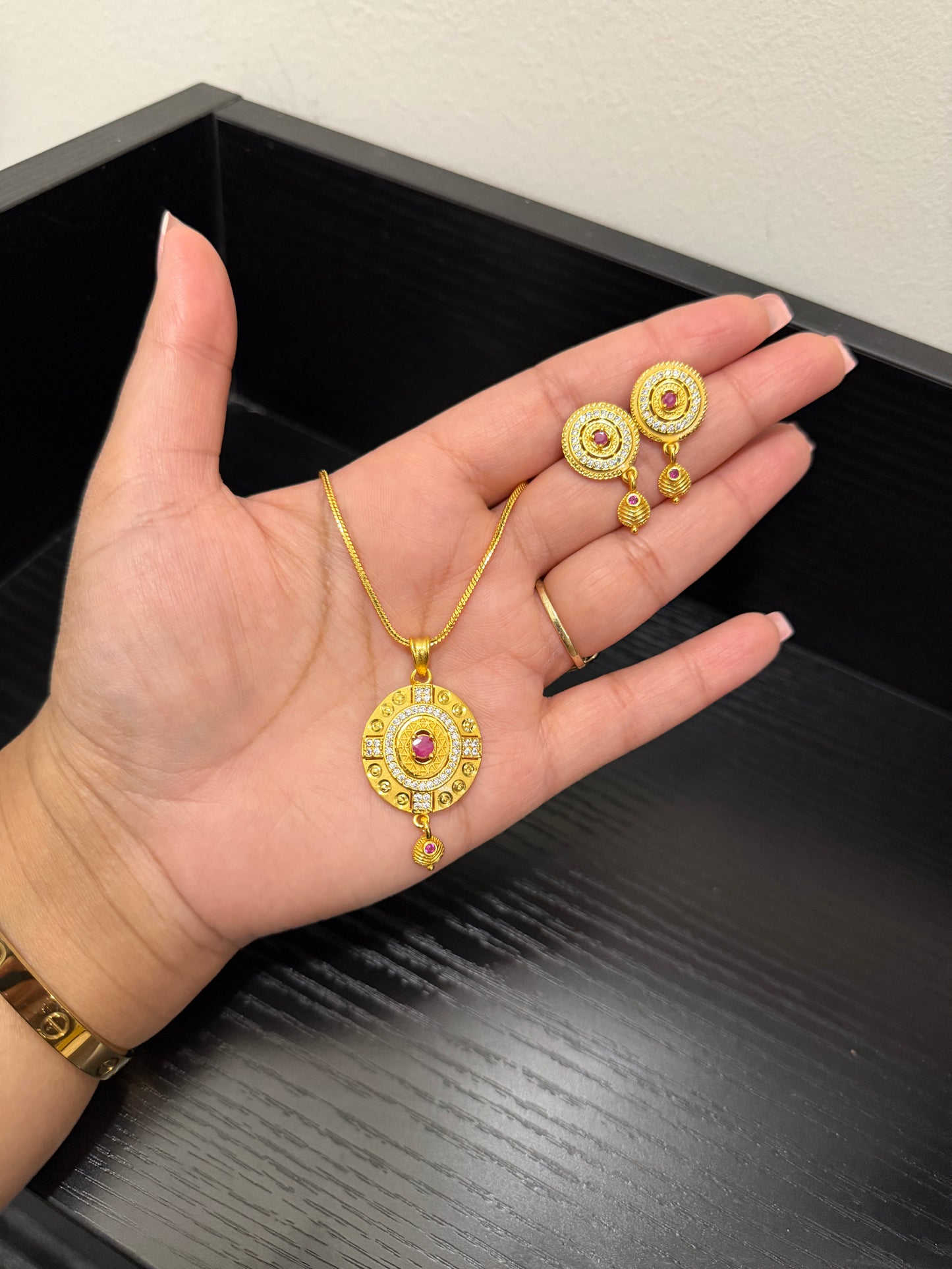 Nita Gold Plated Pendant Set