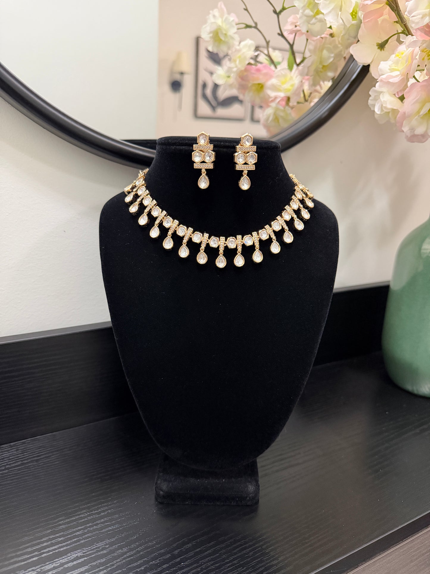 Huma Tyaani Kundan Set (Clear Gold)