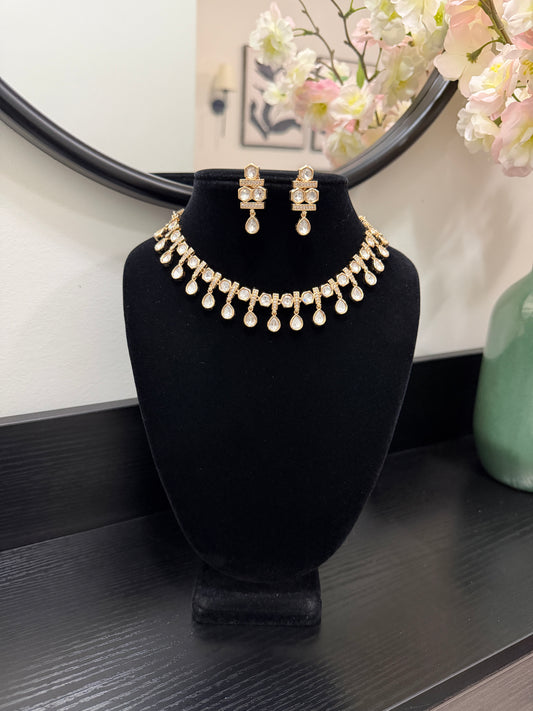 Huma Tyaani Kundan Set (Clear Gold)