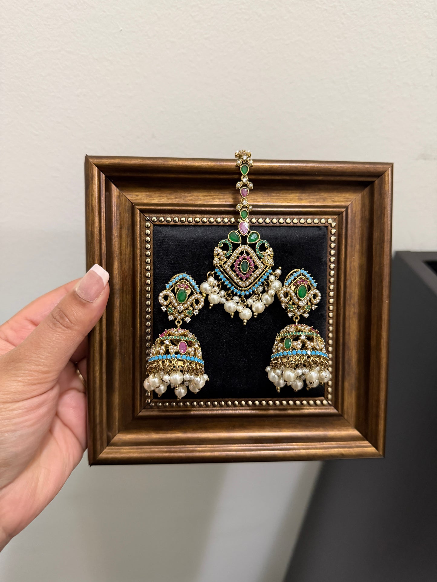Jyot Statement Jadau Set ( Multi Colour)