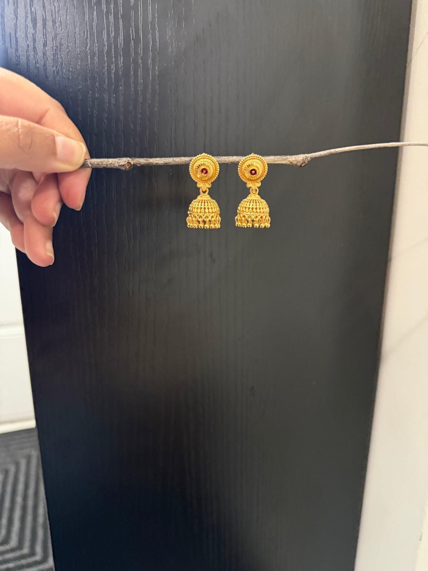 Pia Gold Look Jhumki